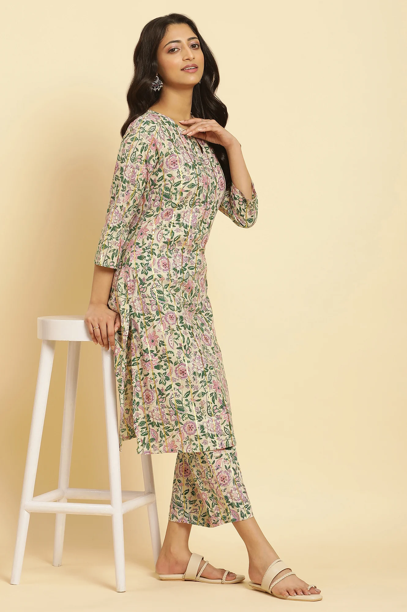 Ecru Straight Pants With Multi-Coloured Floral Print - Image 5