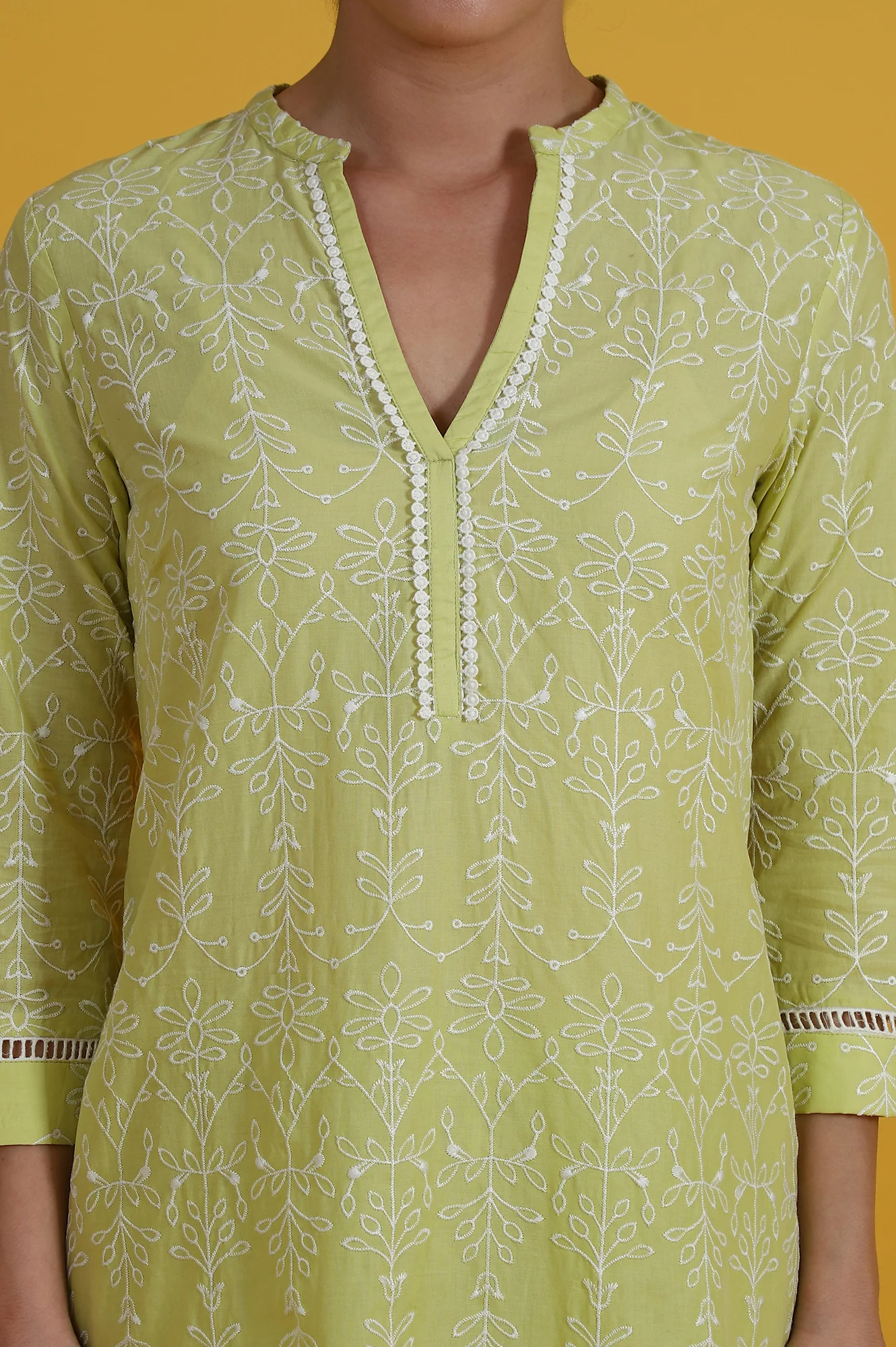 Green Embroidered Straight Pure Cotton Kurta - Image 4