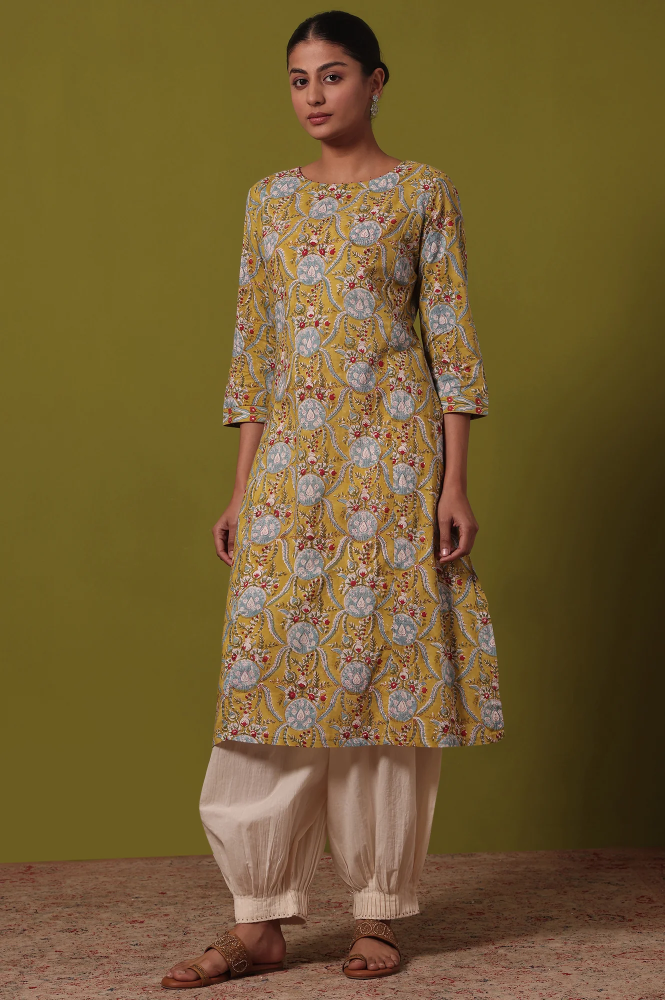 Yellow Floral Printed A-Line Pure Cotton Kurta - Image 5