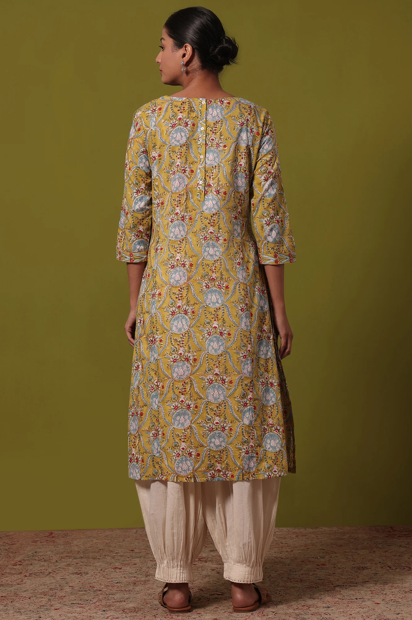 Yellow Floral Printed A-Line Pure Cotton Kurta - Image 6