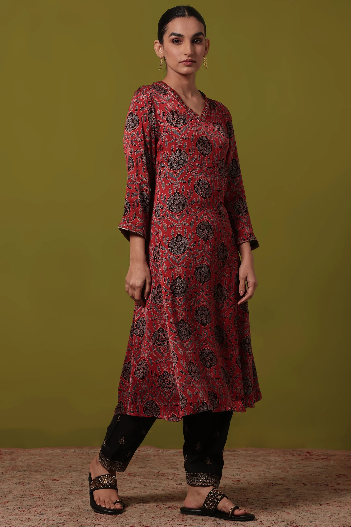 Red Floral Printed Flared Viscose Kurta - Image 7