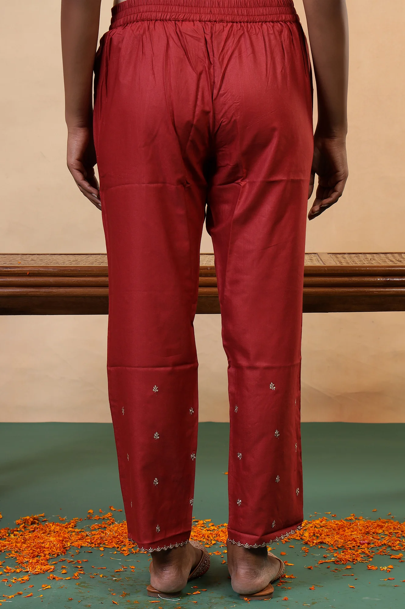 Folksong Chilli Pepper Viscose Blend Straight-Fit Ethnic Motif Pyjamas - Image 3