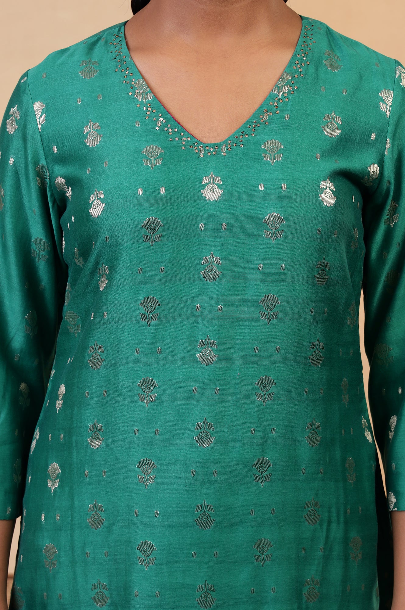 Folksong Emerald Green Ethnic Motif Mukaish Cotton Silk Kurta and Pyjama Set - Image 3