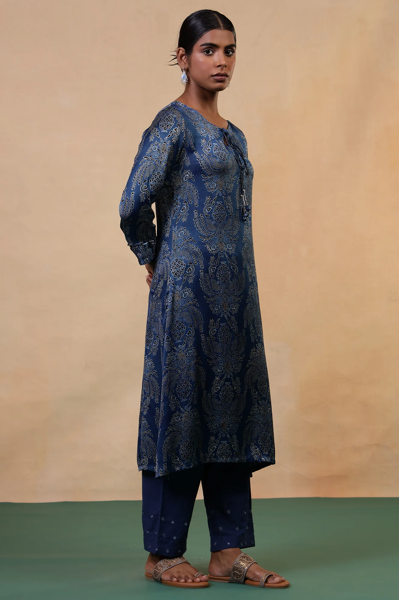 Folksong Indigo Blue Viscose Straight-Fit Floral Ajrakh Print Kurta - Image 4