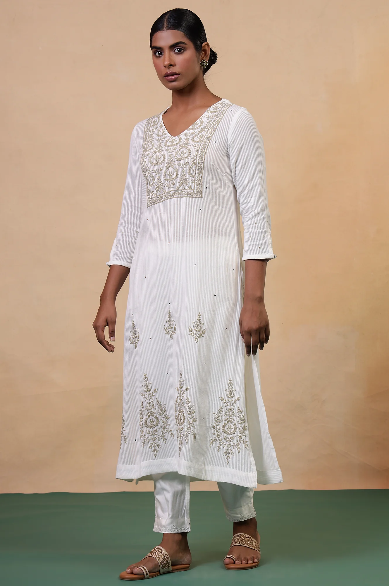 Folksong Off White Cotton A-Line Embroidered Chikankari Regular Kurta - Image 4