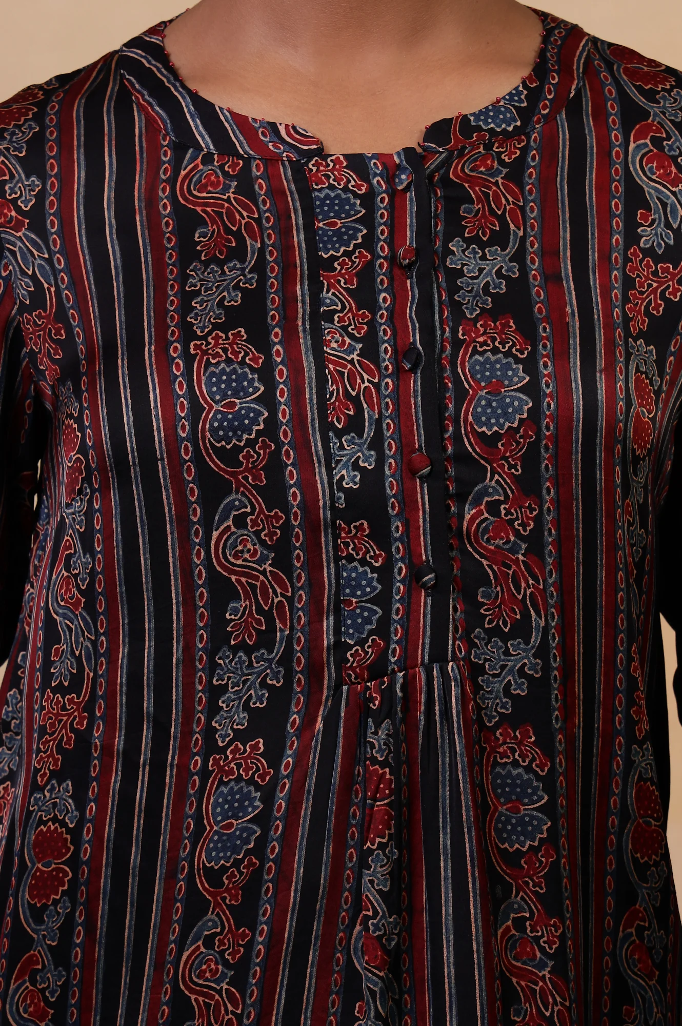 Folksong Pirate Black Viscose Straight-Fit Ethnic Motif Ajrakh Print Top - Image 3