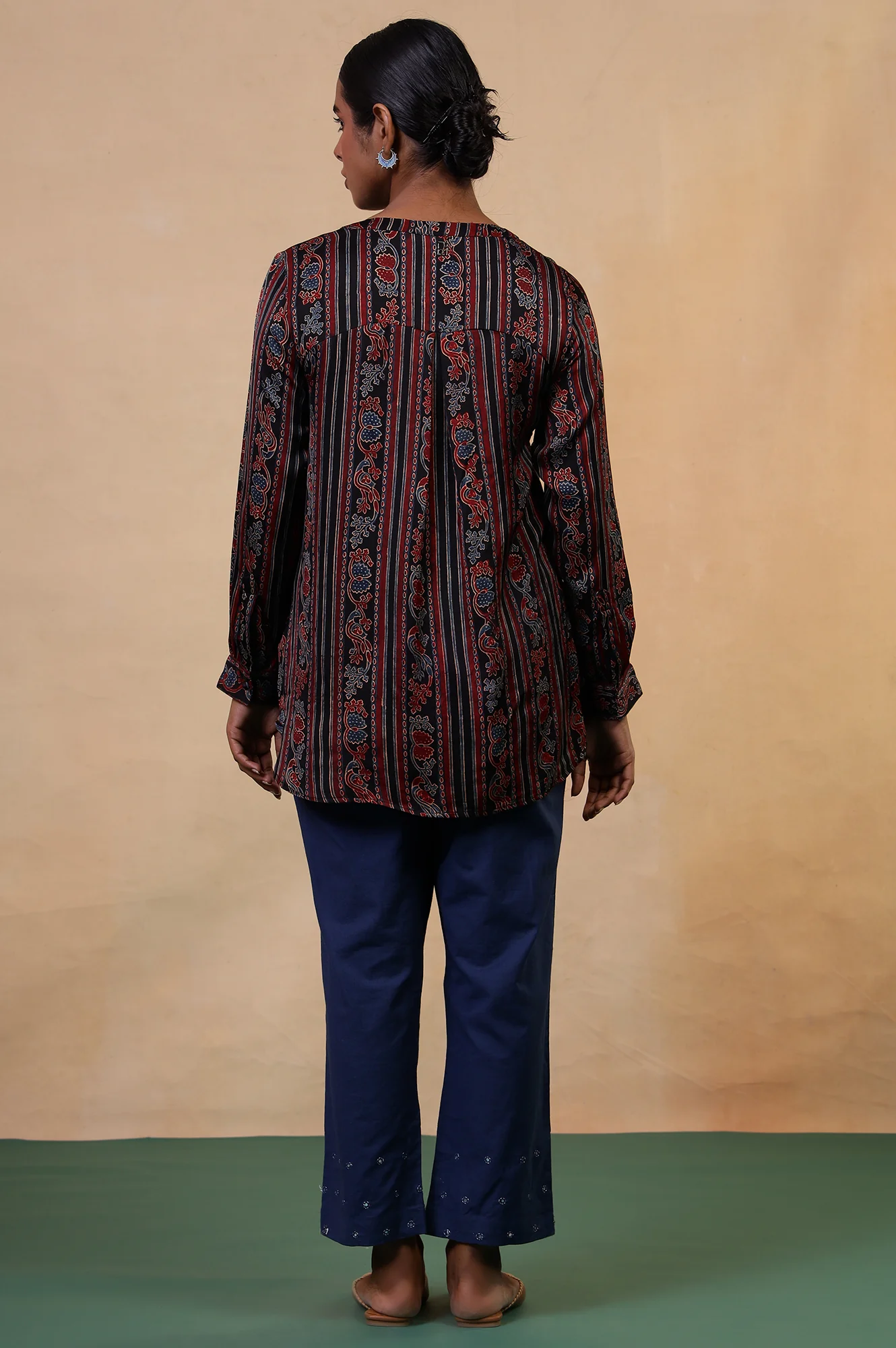 Folksong Pirate Black Viscose Straight-Fit Ethnic Motif Ajrakh Print Top - Image 5