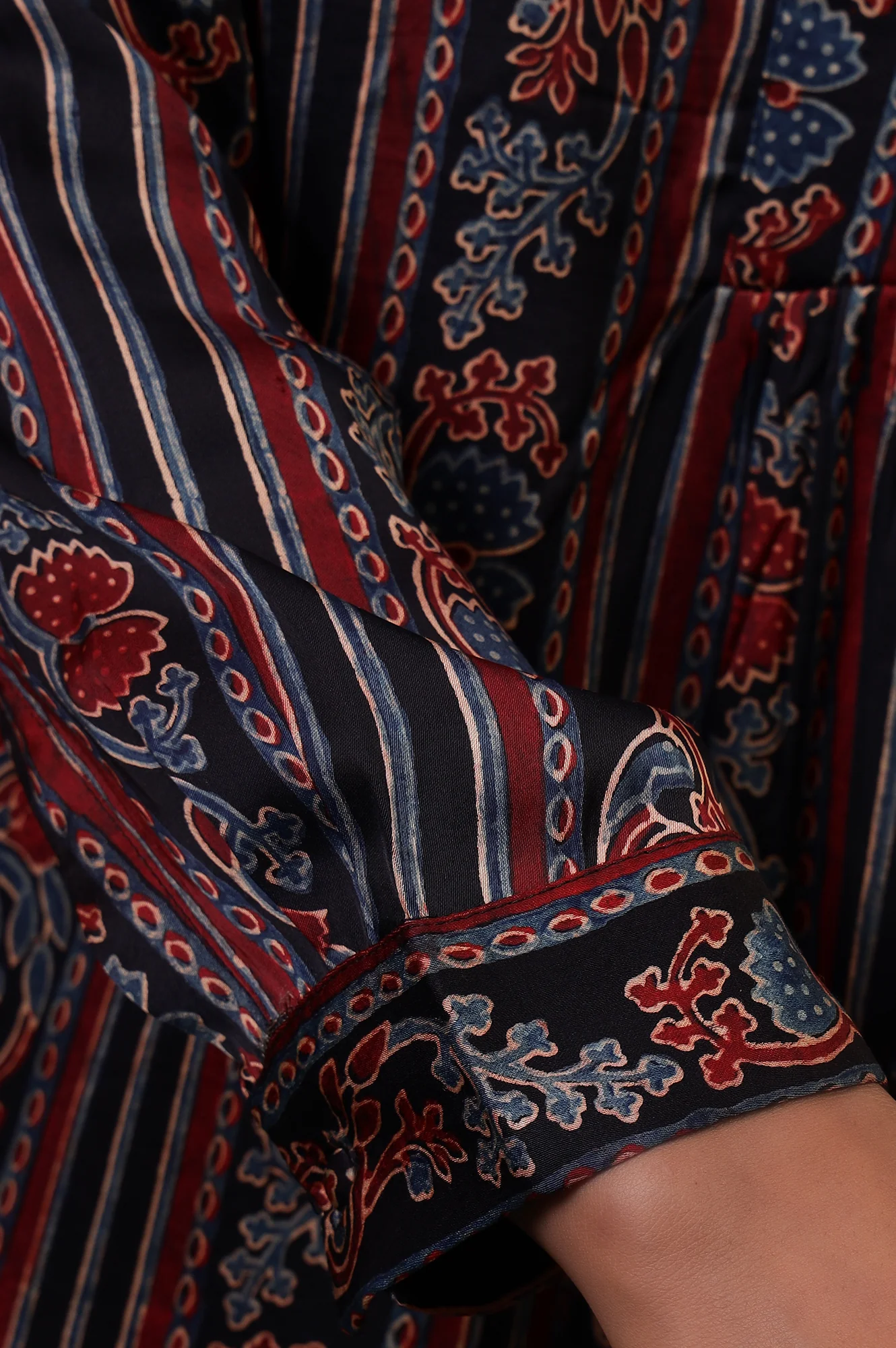 Folksong Pirate Black Viscose Straight-Fit Ethnic Motif Ajrakh Print Top - Image 7