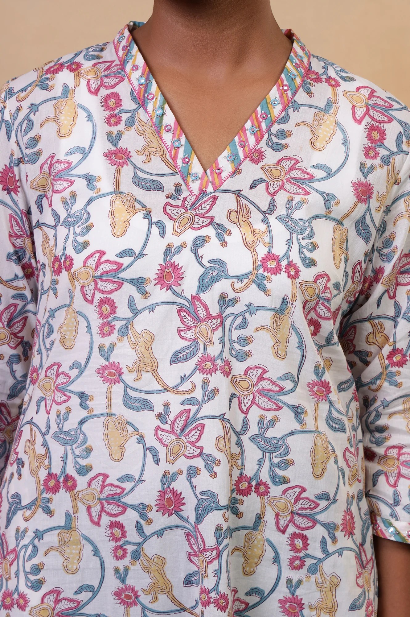 Folksong Whisper White Floral Mirror Work Cotton Straight Kurta - Image 3
