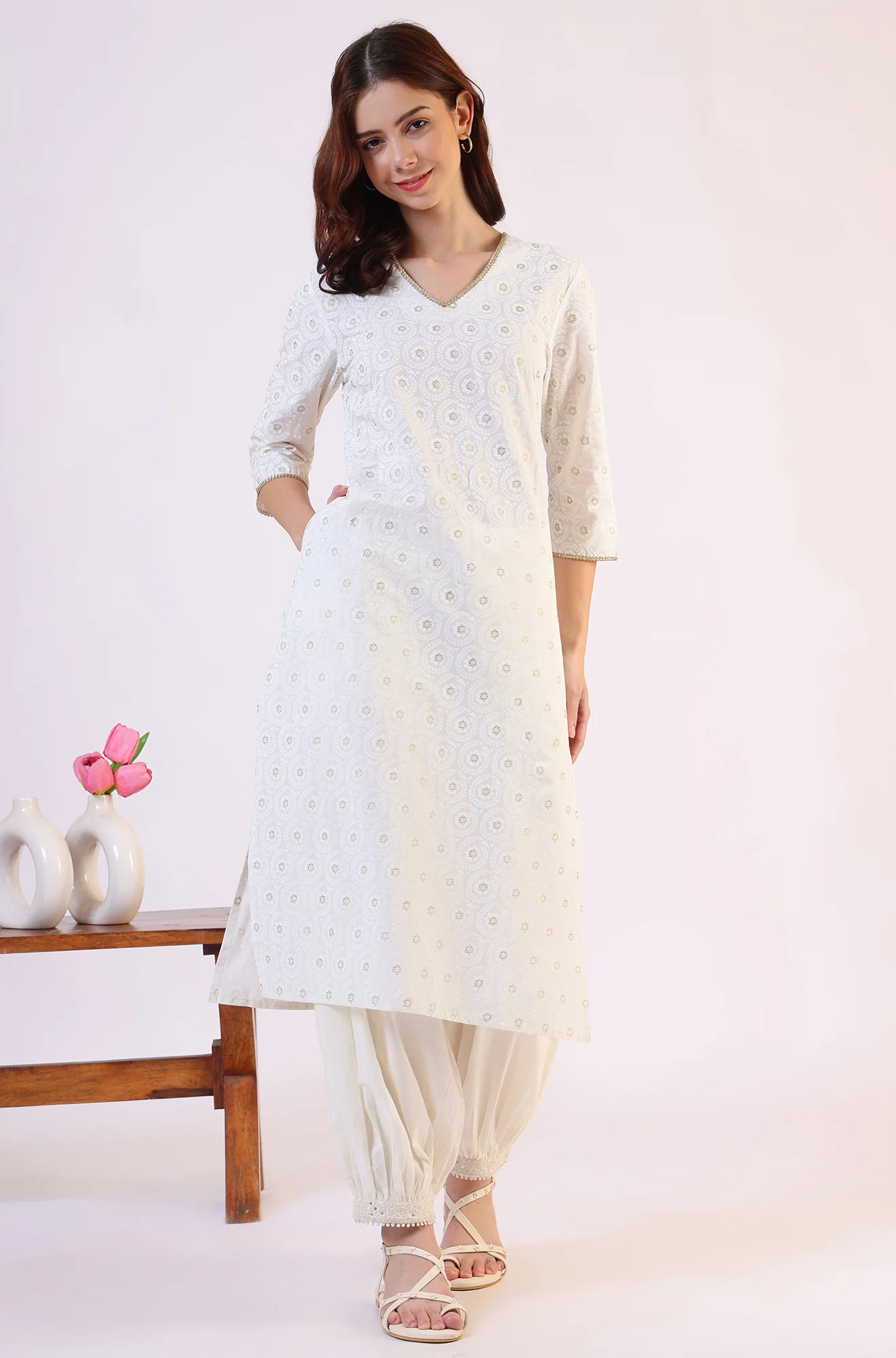 White Geometric Printed Metallic Hardware Straight Pure Cotton Kurta - Image 2