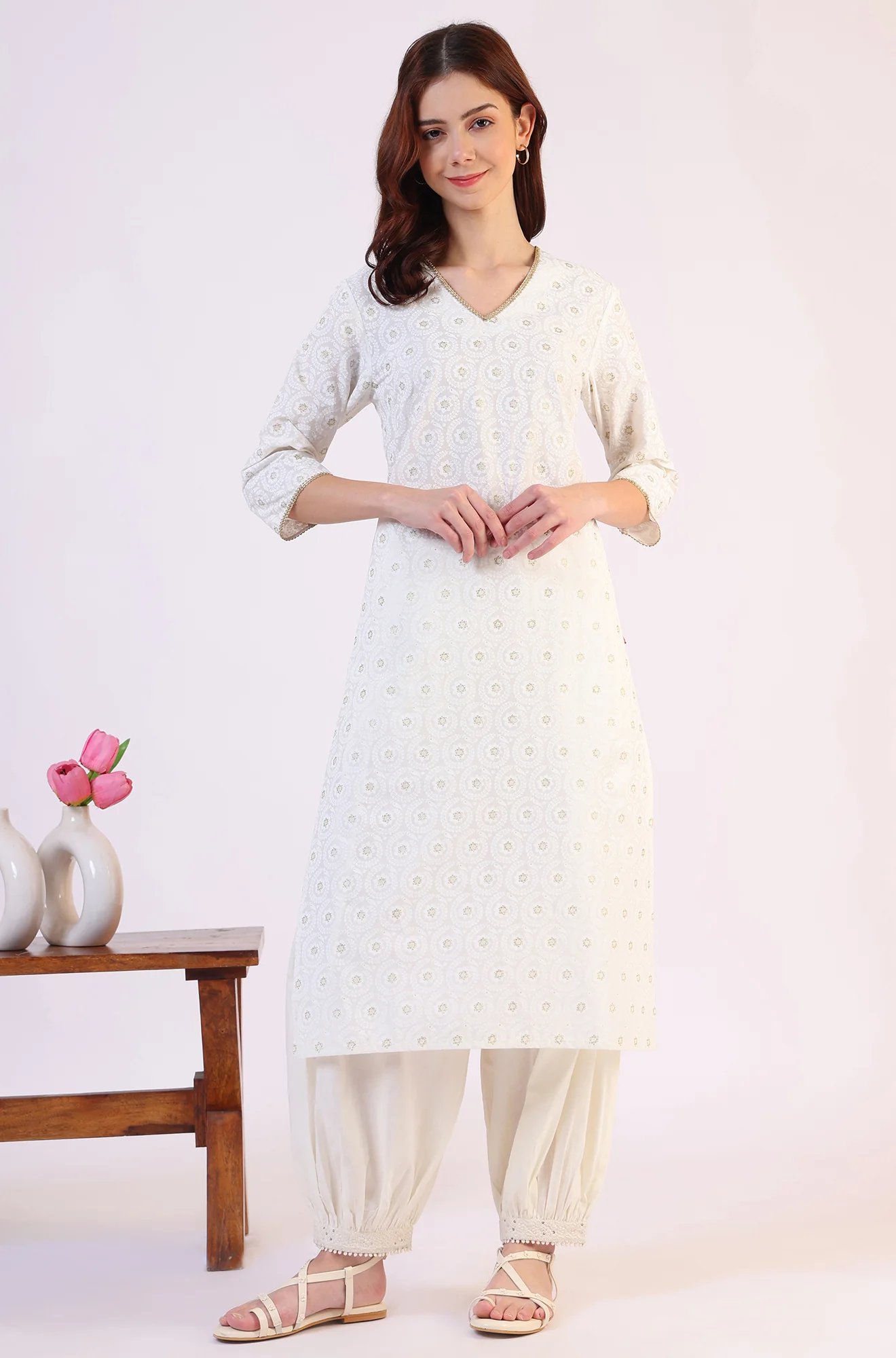 White Geometric Printed Metallic Hardware Straight Pure Cotton Kurta - Image 3