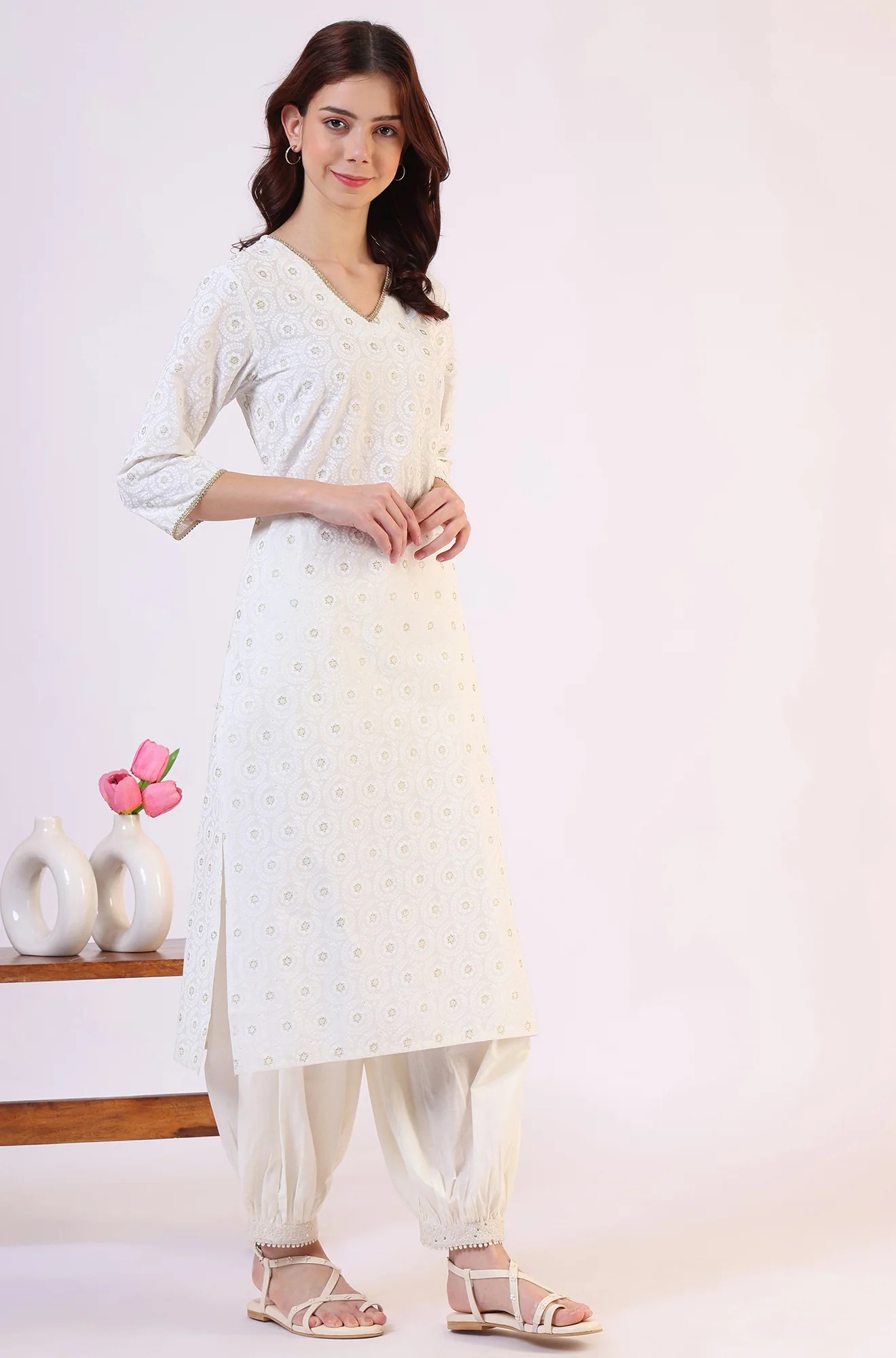 White Geometric Printed Metallic Hardware Straight Pure Cotton Kurta - Image 7