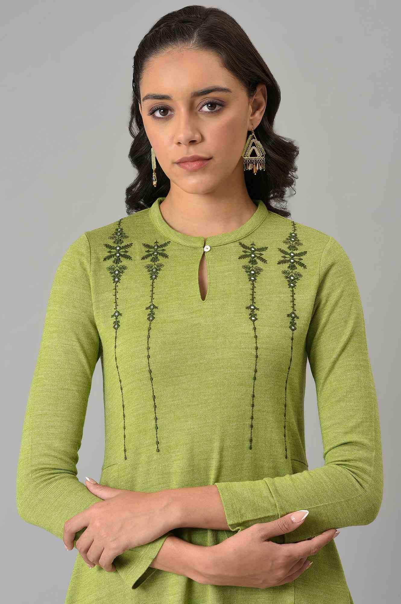 Green A-Line Embroidered Plus Size Winter Kurta - Image 6