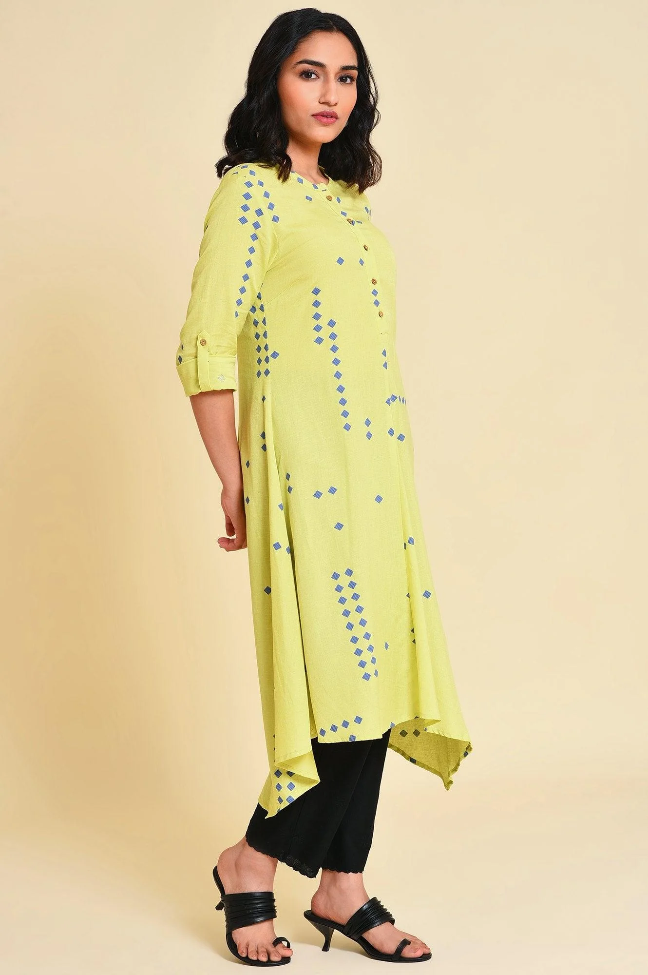 Green Asymmetrical kurta Set - Image 4