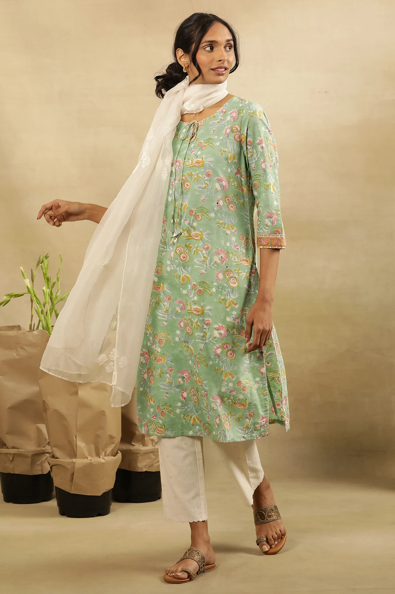 Green Block Printed Kurta With Neck Tie-Up - Image 6