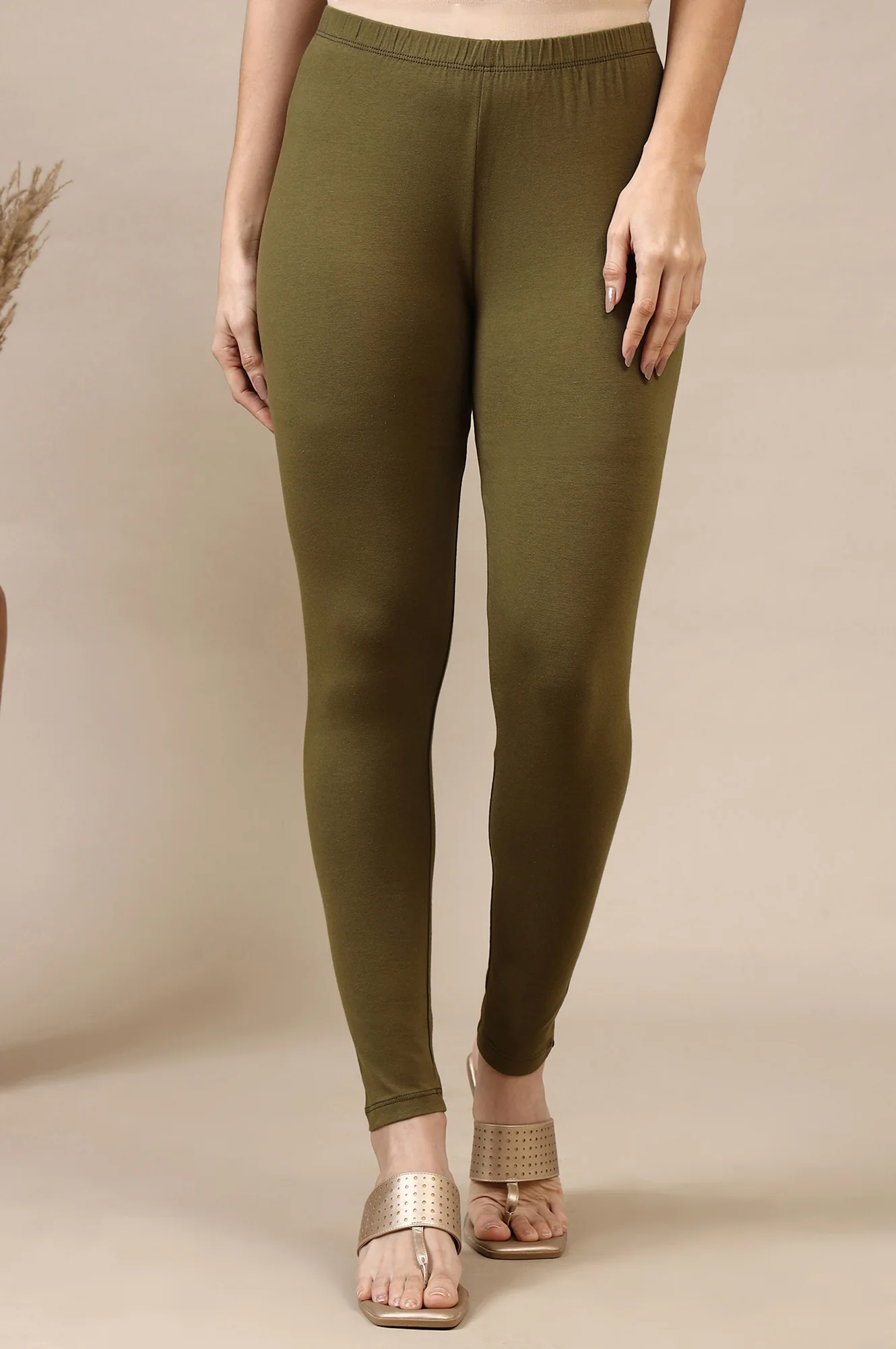Elleven Women's Green Solid Skinny Fit Cotton Lycra Leggings With Elasticated Waist