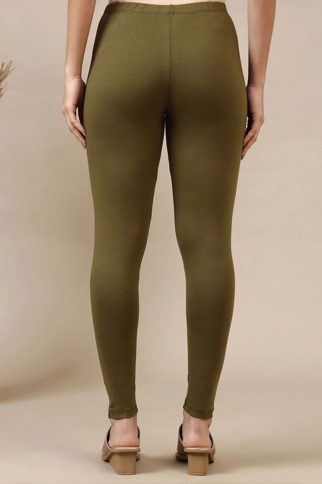 Elleven Women's Green Solid Skinny Fit Cotton Lycra Leggings With Elasticated Waist - Image 3