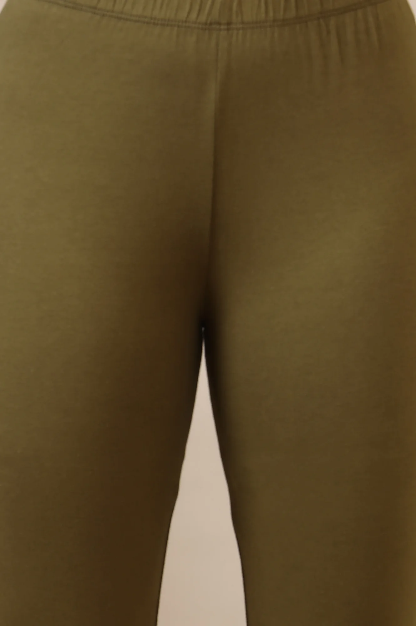 Elleven Women's Green Solid Skinny Fit Cotton Lycra Leggings With Elasticated Waist - Image 6