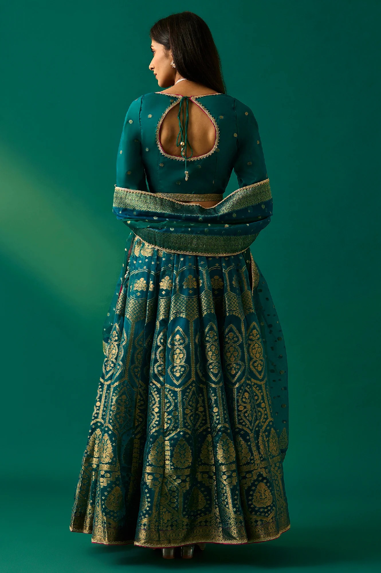 Green Embellished Fitted Organza Blouse with Skirt and Dupatta Set - Image 4