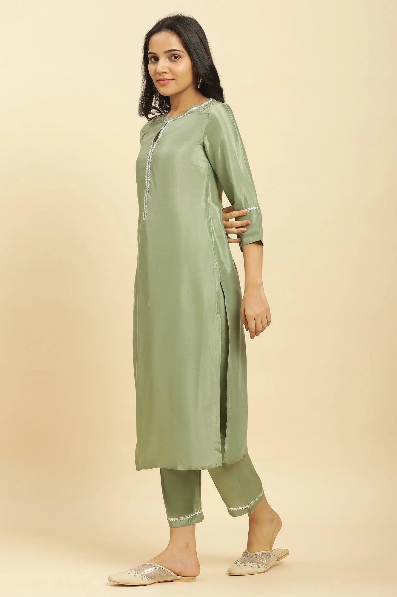 Green Embellished Shantung Kurta, Pants And Dupatta Set - Image 5