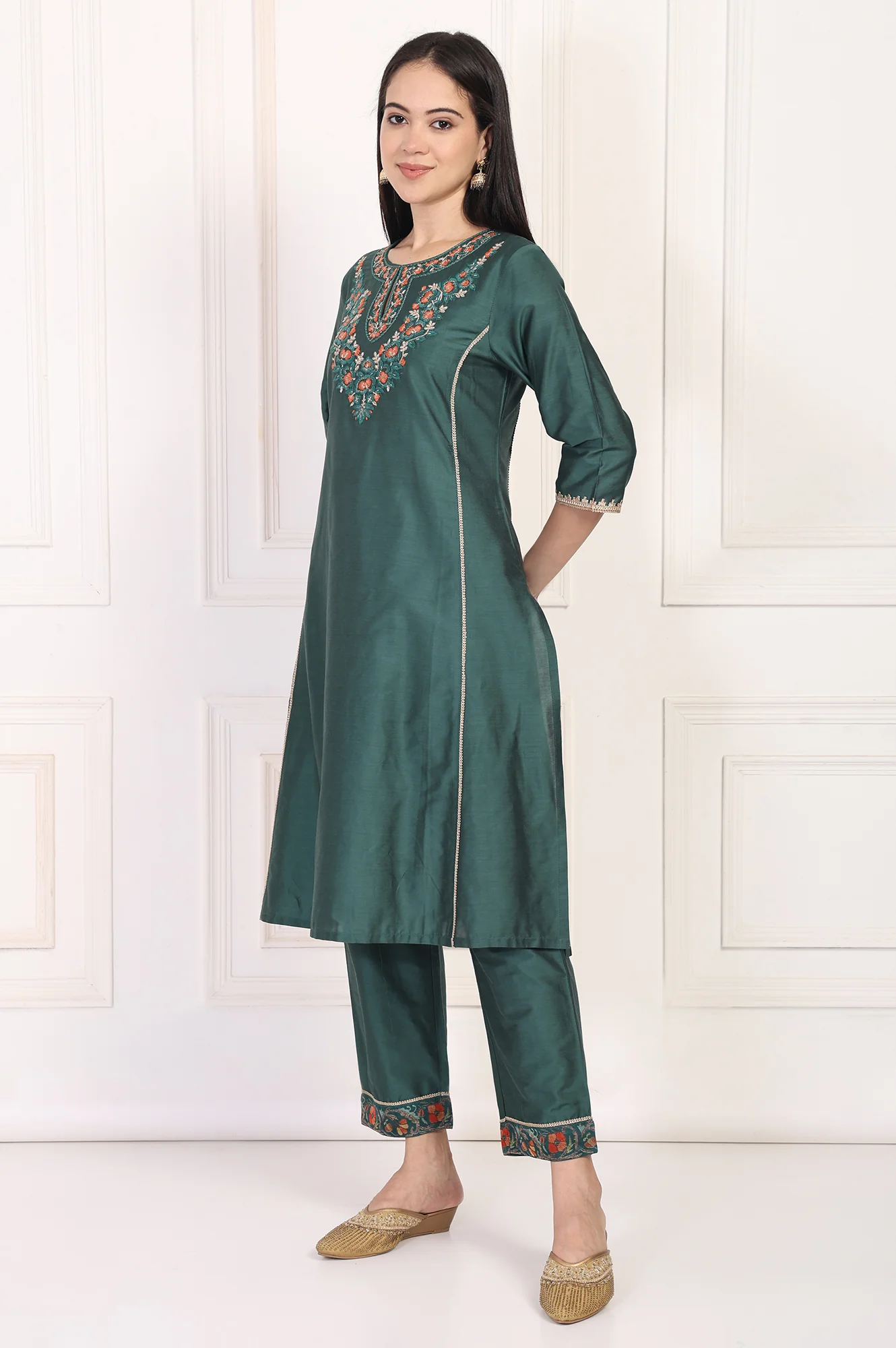 Green Embroidered A-Line Silk Kurta with Straight Pant and Dupatta Set - Image 4
