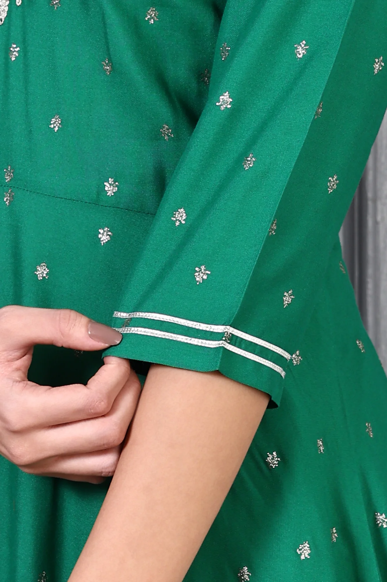 Green Embroidered Glitter Printed Rayon Flared Kurta and Pants Set - Image 8