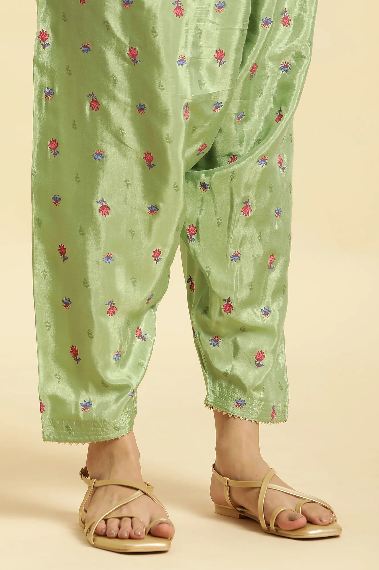 Green Embroidered Kurta, Salwar And Pink Chiffon Dupatta Set - Image 10