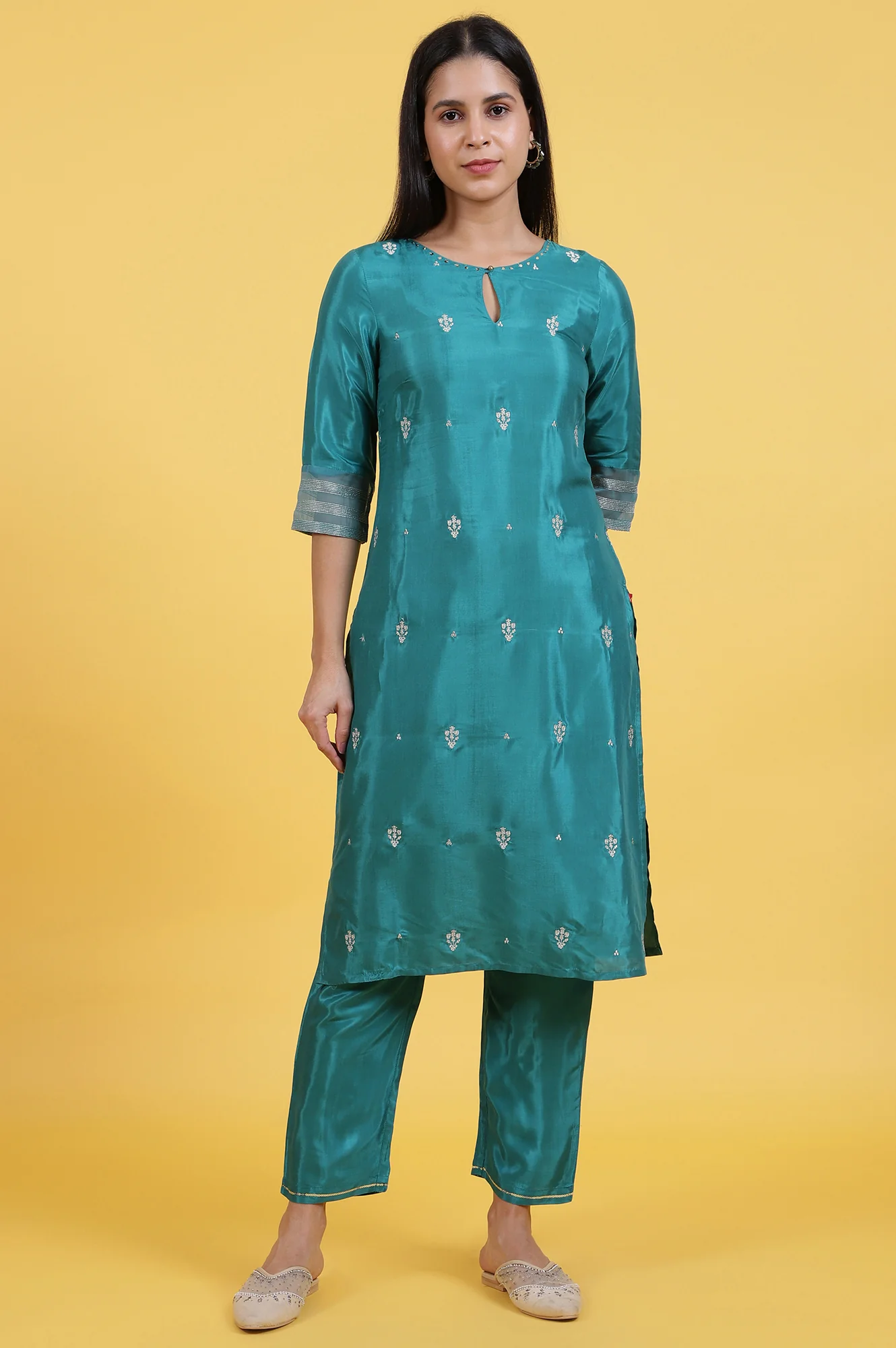 Green Embroidered Festive Rayon Straight Kurta with Keyhole Neck and Sequin Embellishments - Image 3