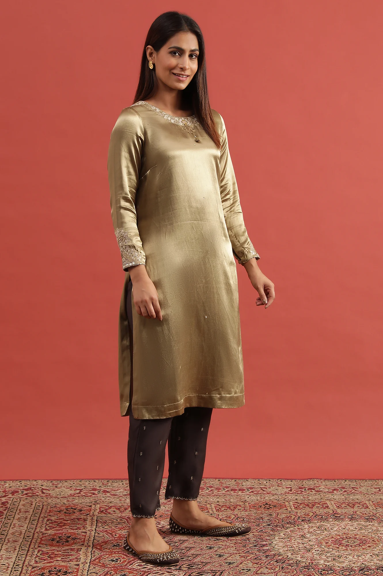 Green Embroidered Straight Kurta In Mushroo - Image 4