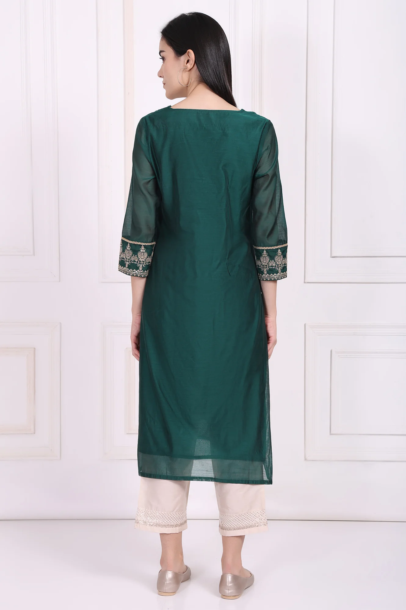 Green Embroidered Straight Kurta - Image 5