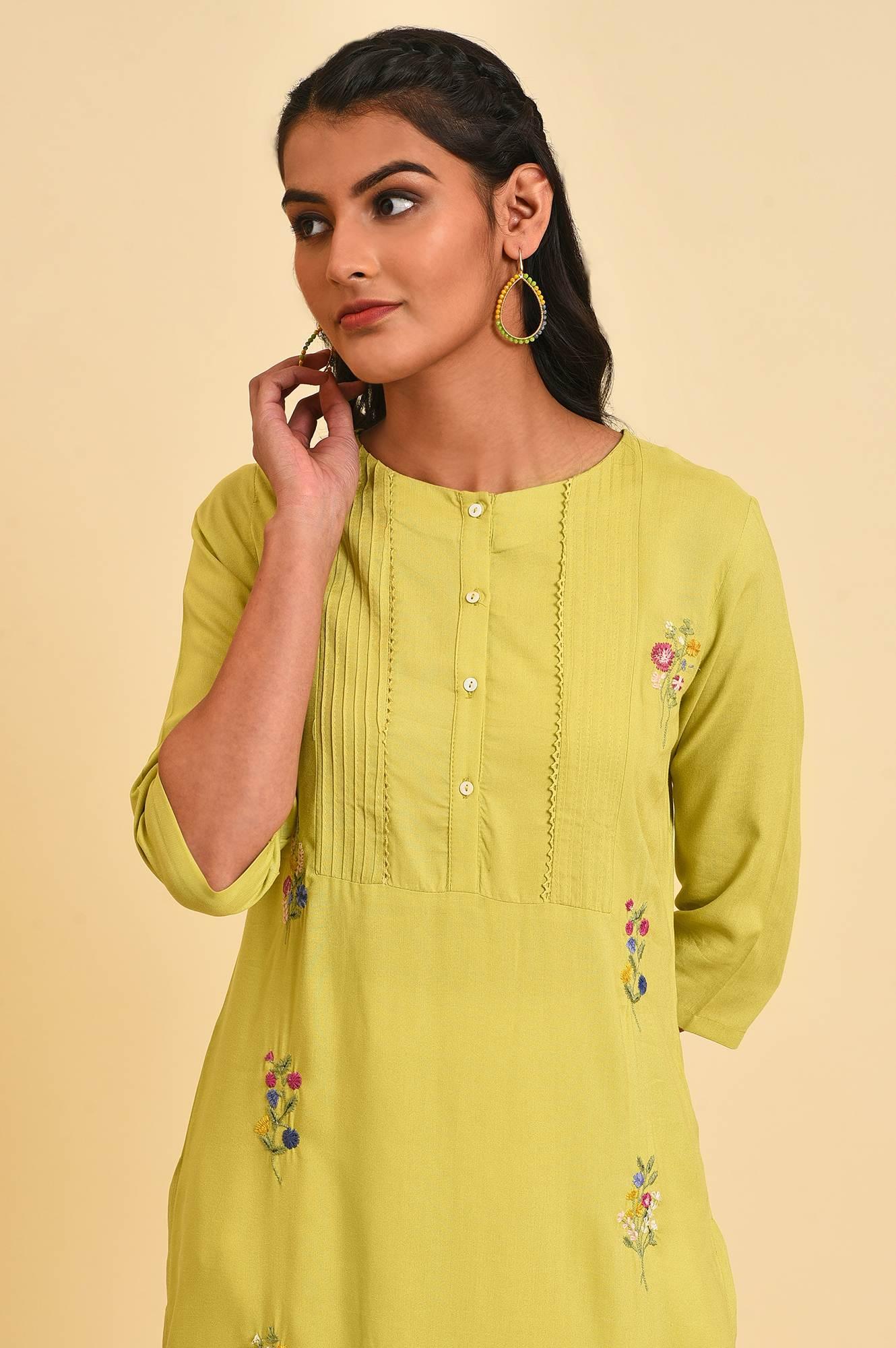 Green Embroidered Summer kurta Set - Image 5