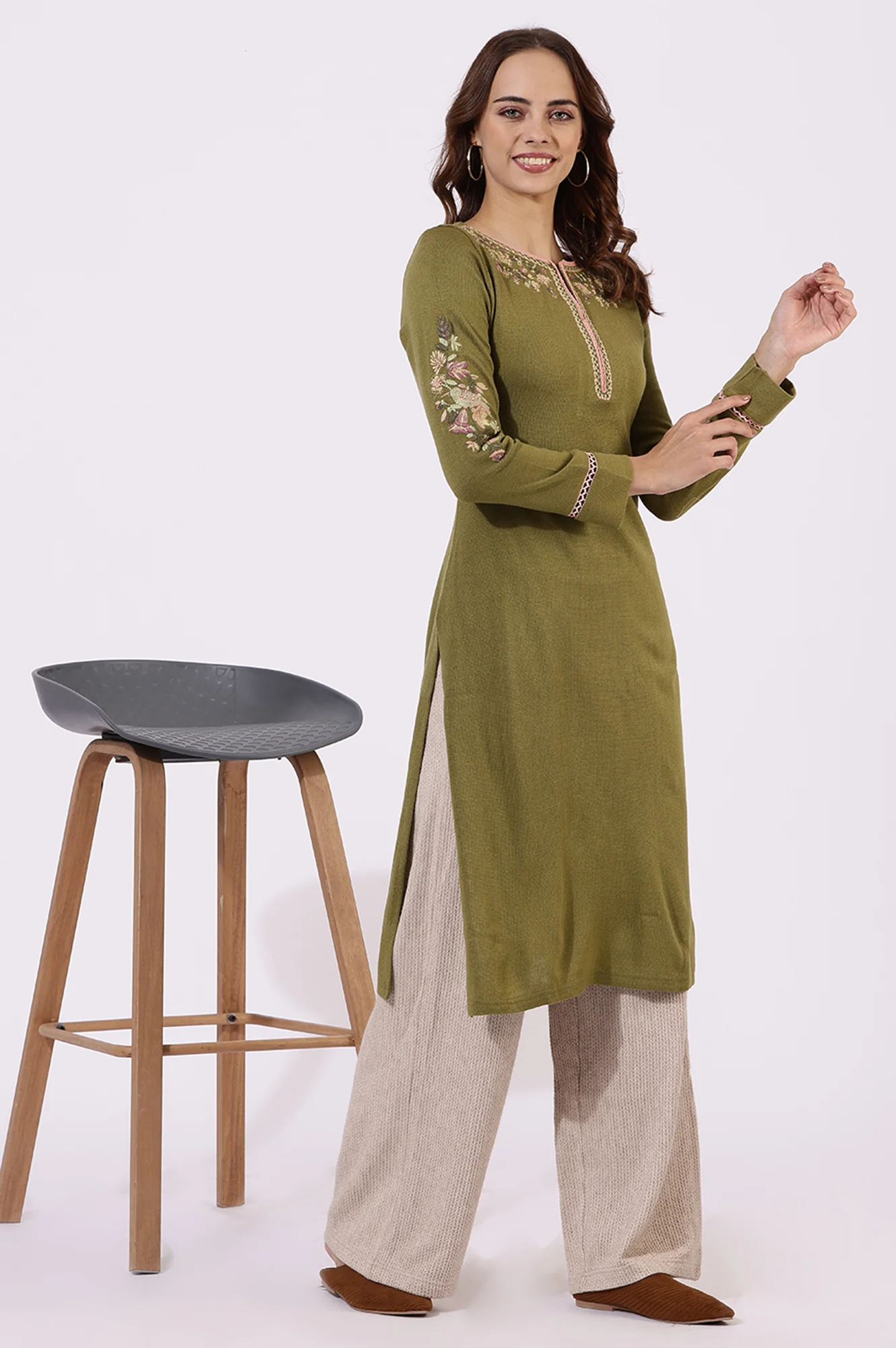 Green Embroidered Thread Work Acrylic Straight Kurta - Image 6