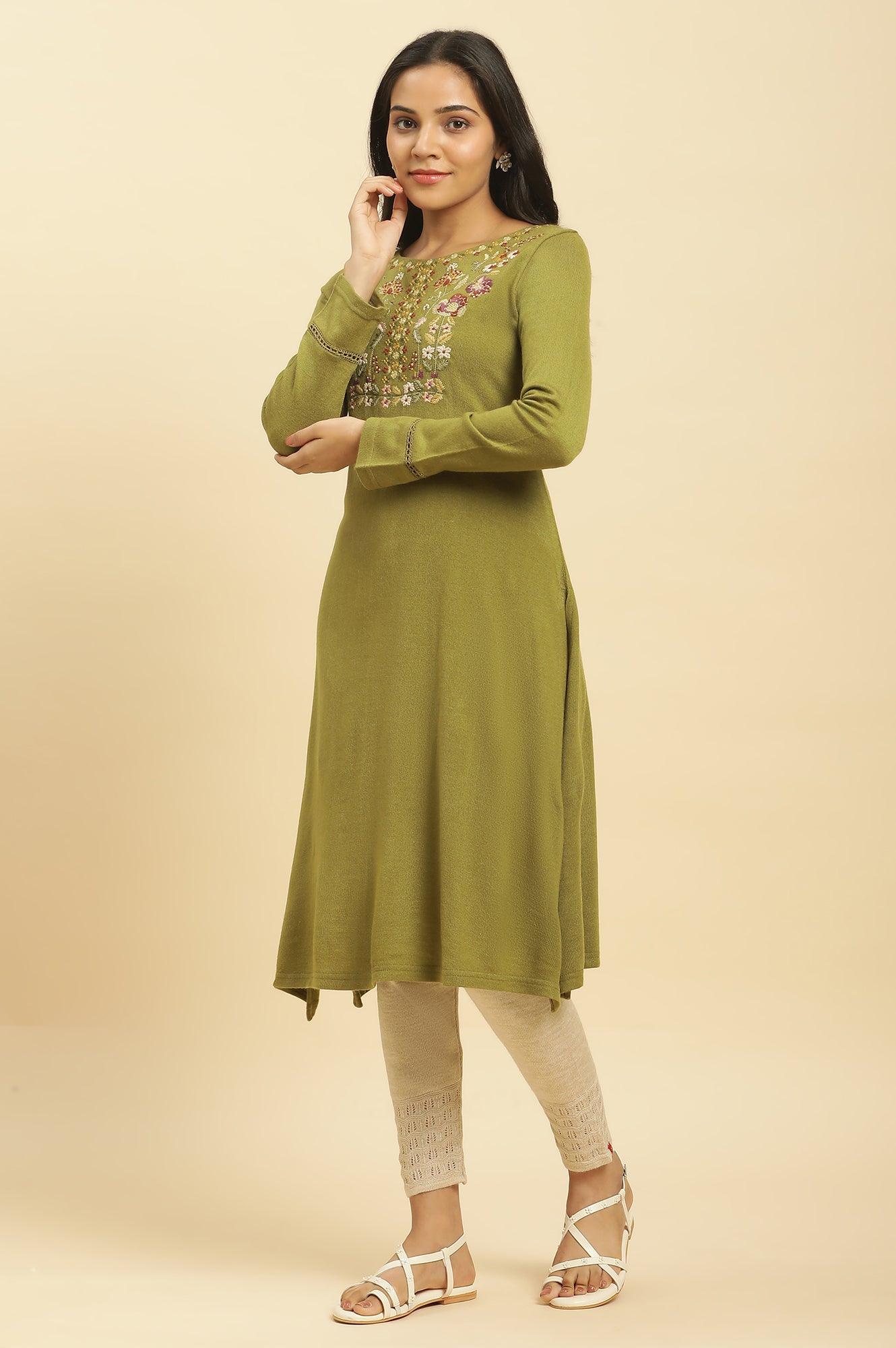 Green Embroidered Winter Kurta And Tights Set - Image 3