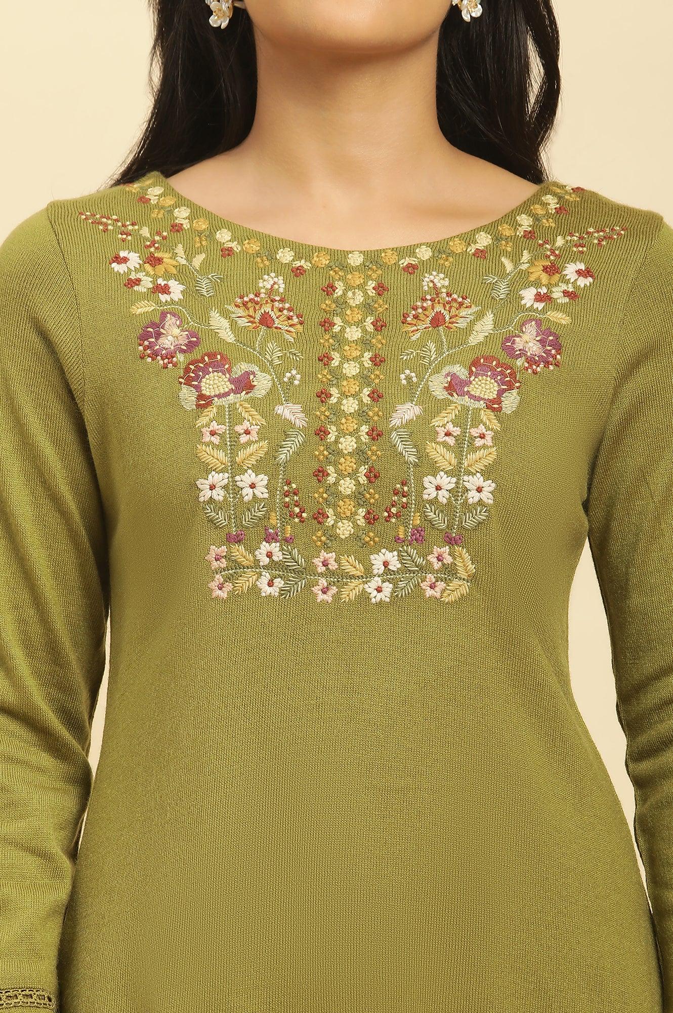 Green Embroidered Winter Kurta And Tights Set - Image 6