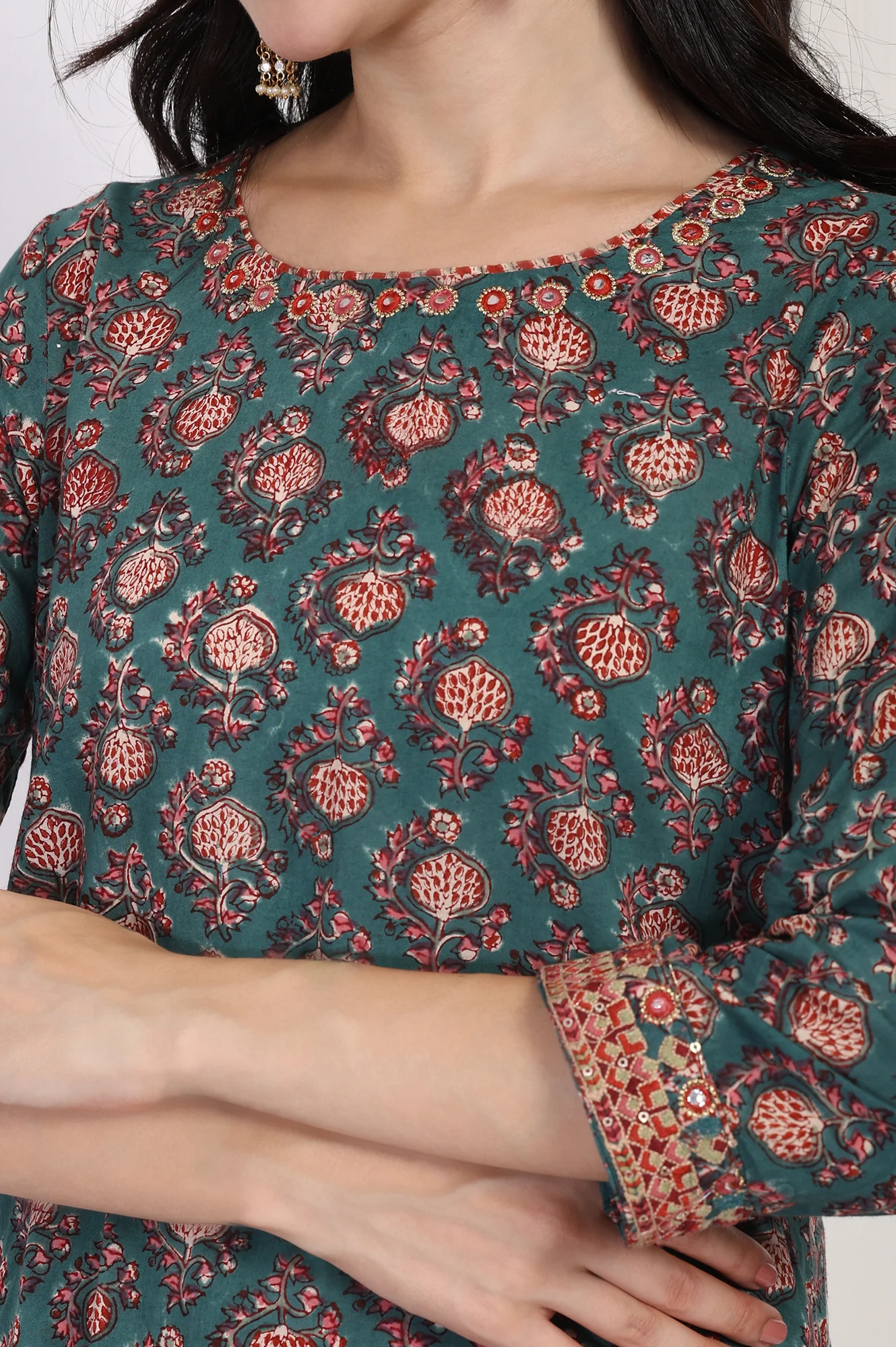 Green Floral Block Printed Embroidered A-Line Cotton Kurta - Image 3