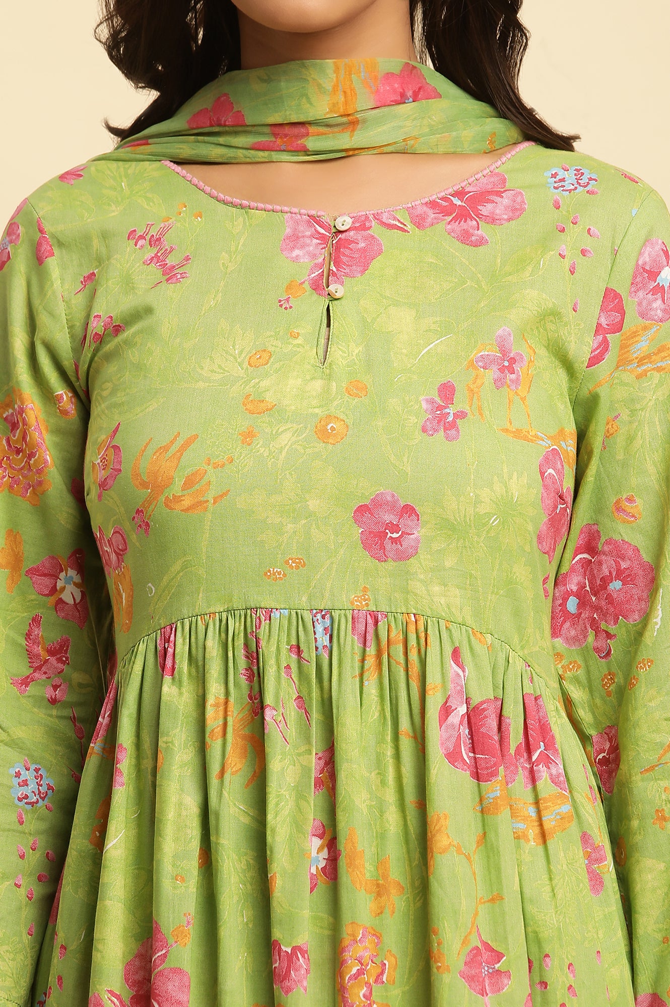 Green Floral Printed Kurta, Pants and Dupatta Set - Image 6