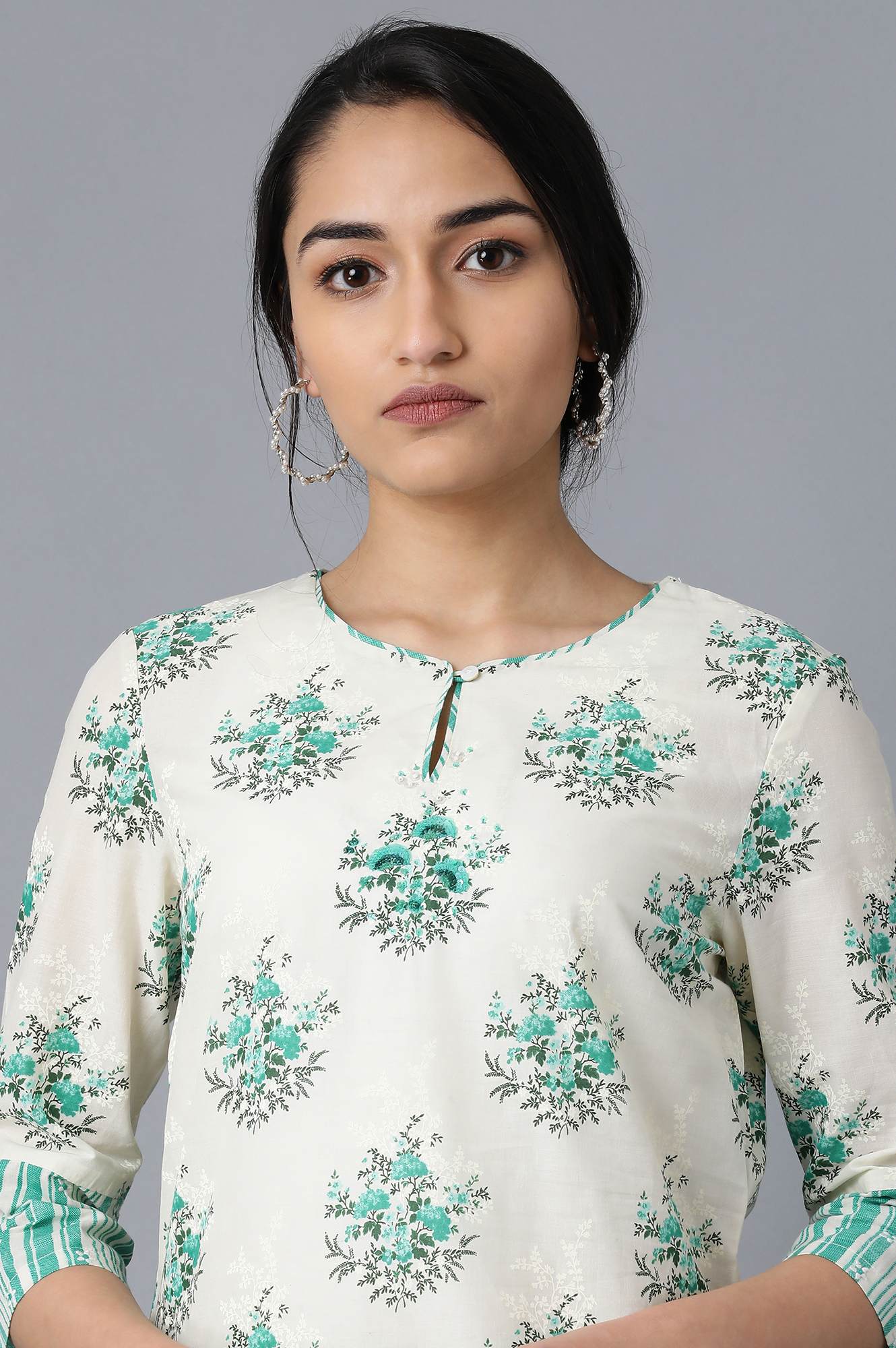 Green Floral Printed Lace Pure Cotton Straight Kurta and Straight Pant Set - Image 2