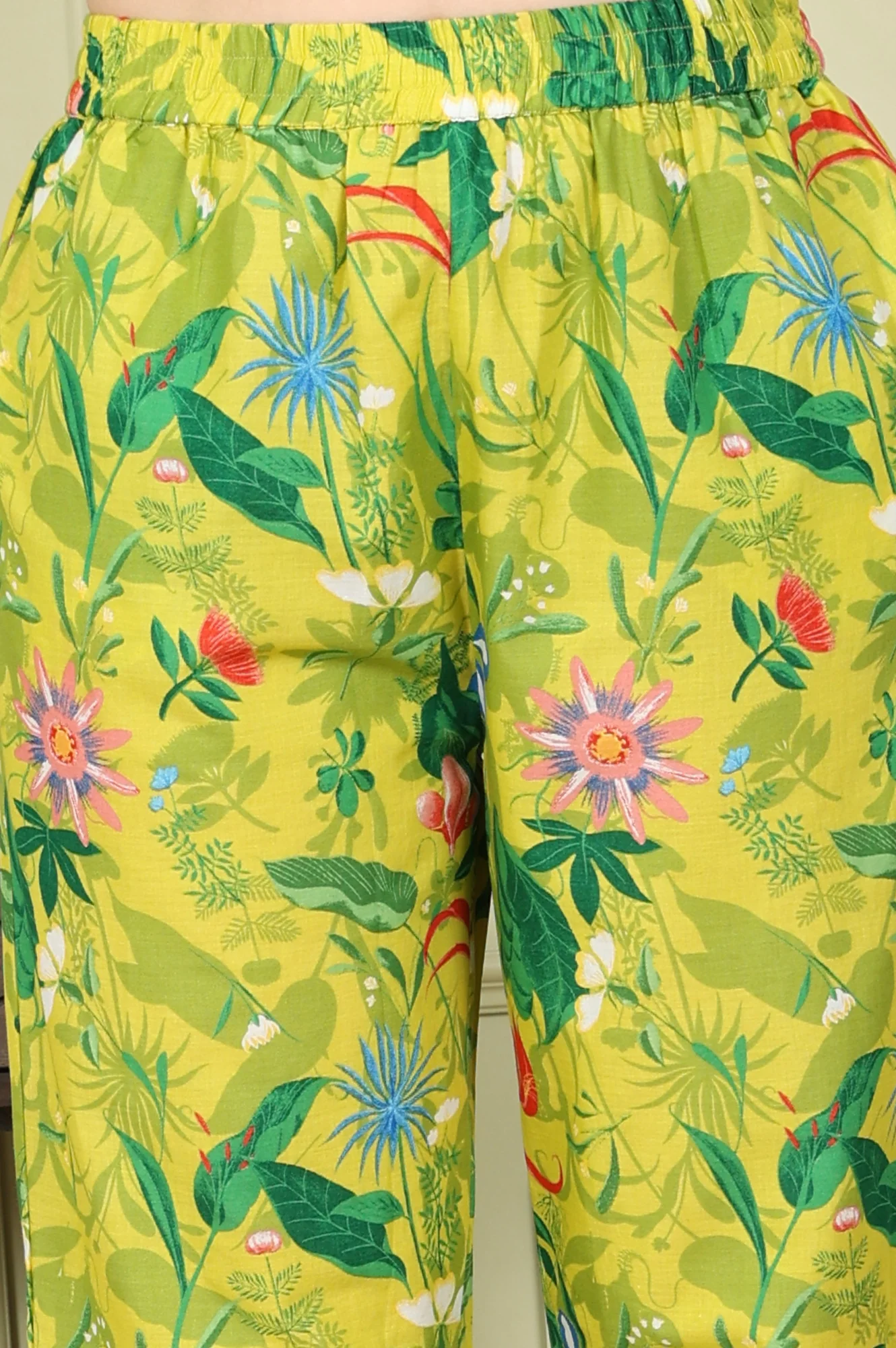Green Floral Printed Pure Cotton Straight Kurta And Pants Co-Ord Set - Image 8