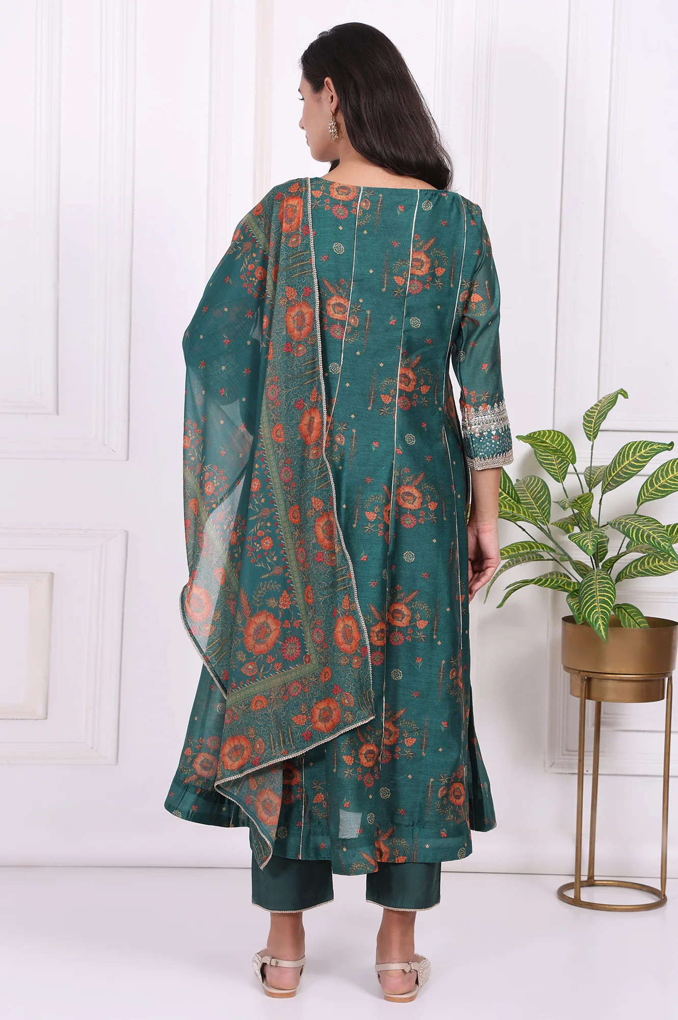 Green Floral Printed Sequined Flared Kurta, Straight Pants and Dupatta Set - Image 5