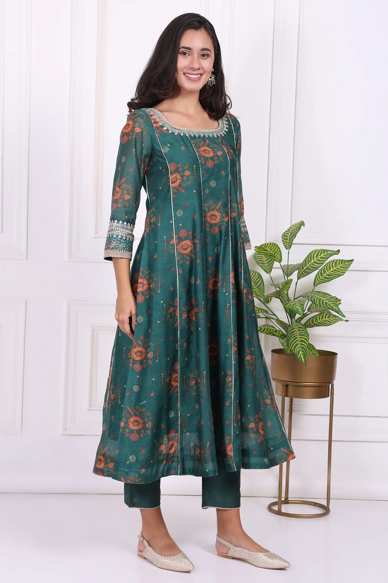 Green Floral Printed Sequined Flared Kurta, Straight Pants and Dupatta Set - Image 6