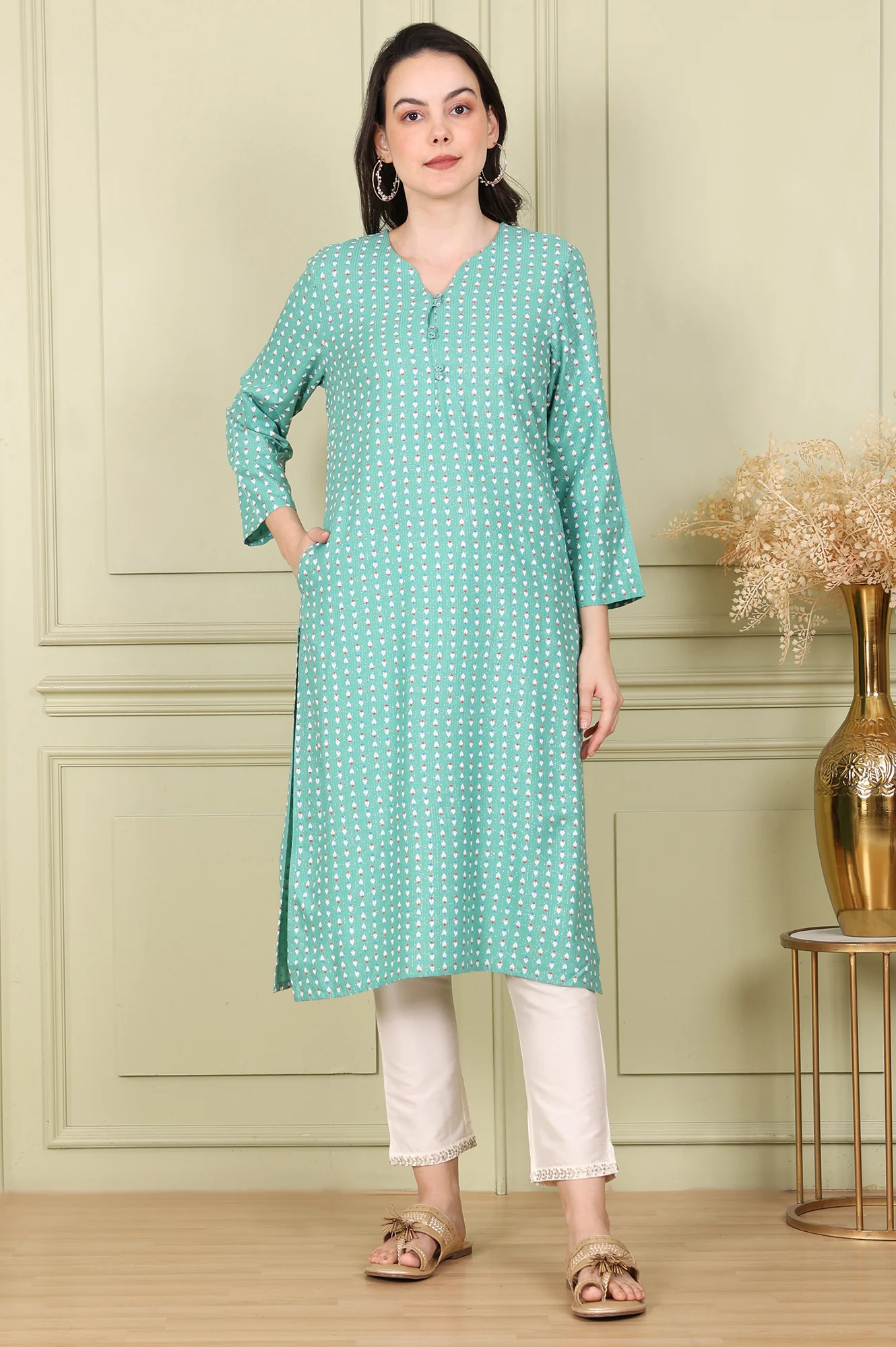 Green Glitter Geometric Printed Rayon Straight Kurta - Image 2