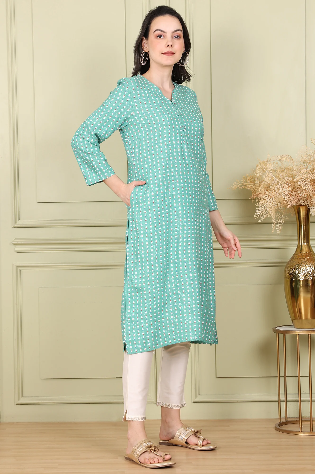 Green Glitter Geometric Printed Rayon Straight Kurta - Image 6