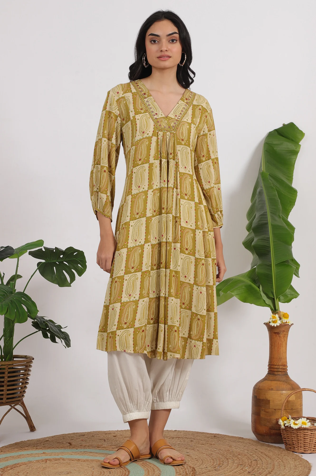 Green Paisley Printed Cotton Crepe Kurta with Mirror Embroidery - Image 2