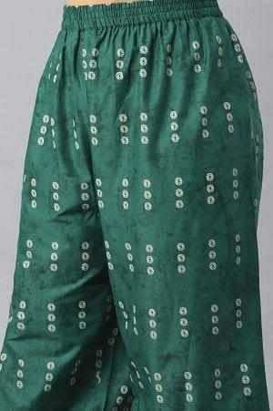 Green Plus Size Printed Gillet With Off-White kurta And Green Parallel Pants Set - Image 13