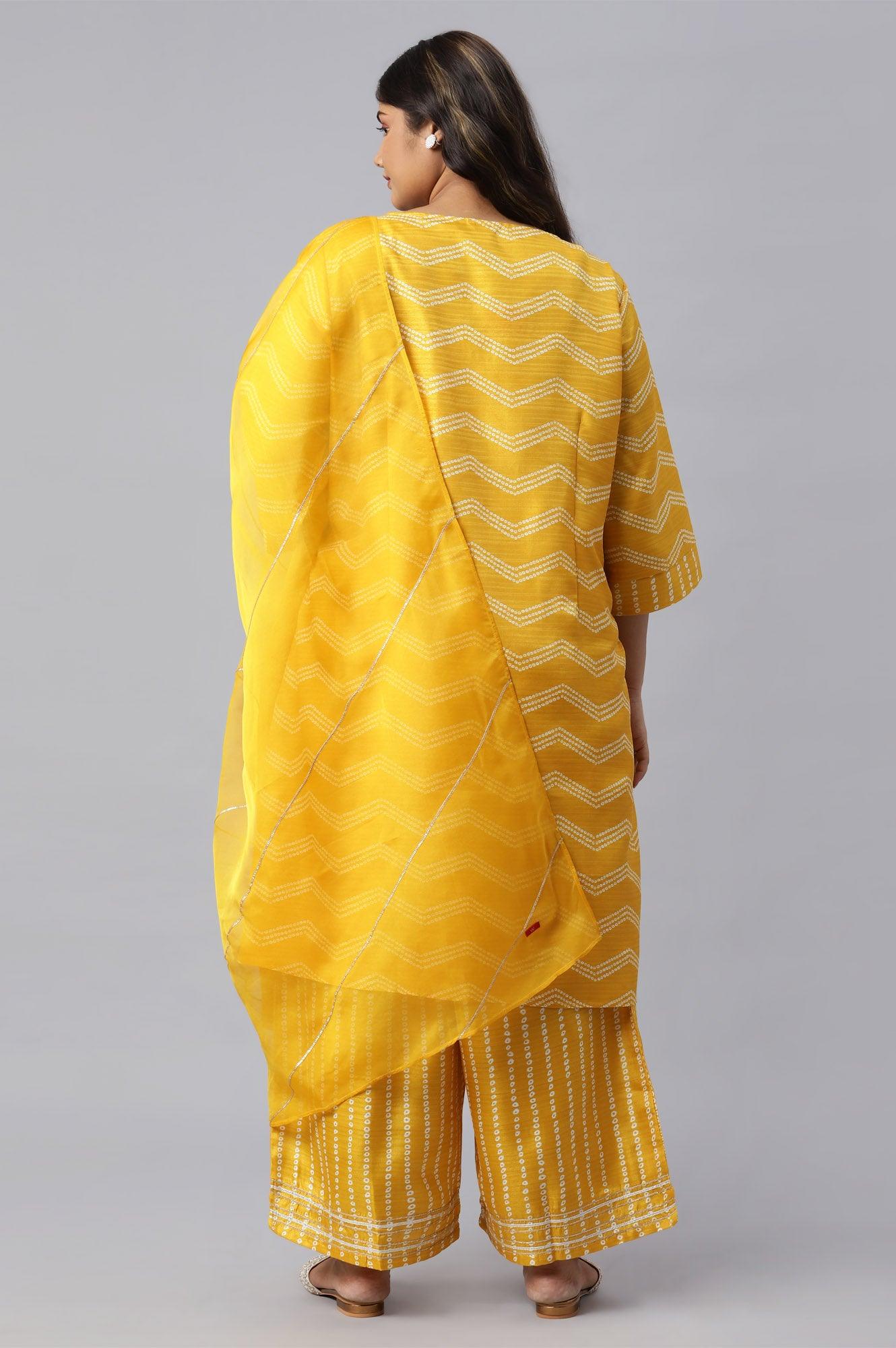 Green Plus Size Printed Gillet With Off-White kurta And Green Parallel Pants Set - Image 2