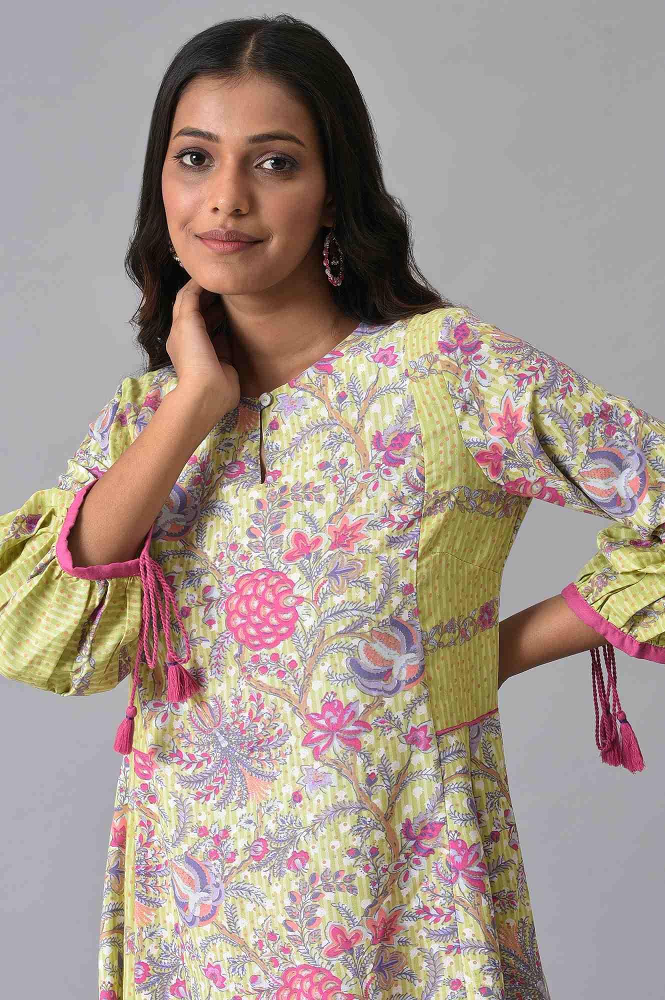 Green Printed Godget Summer Dress With Pink Tights - Image 5
