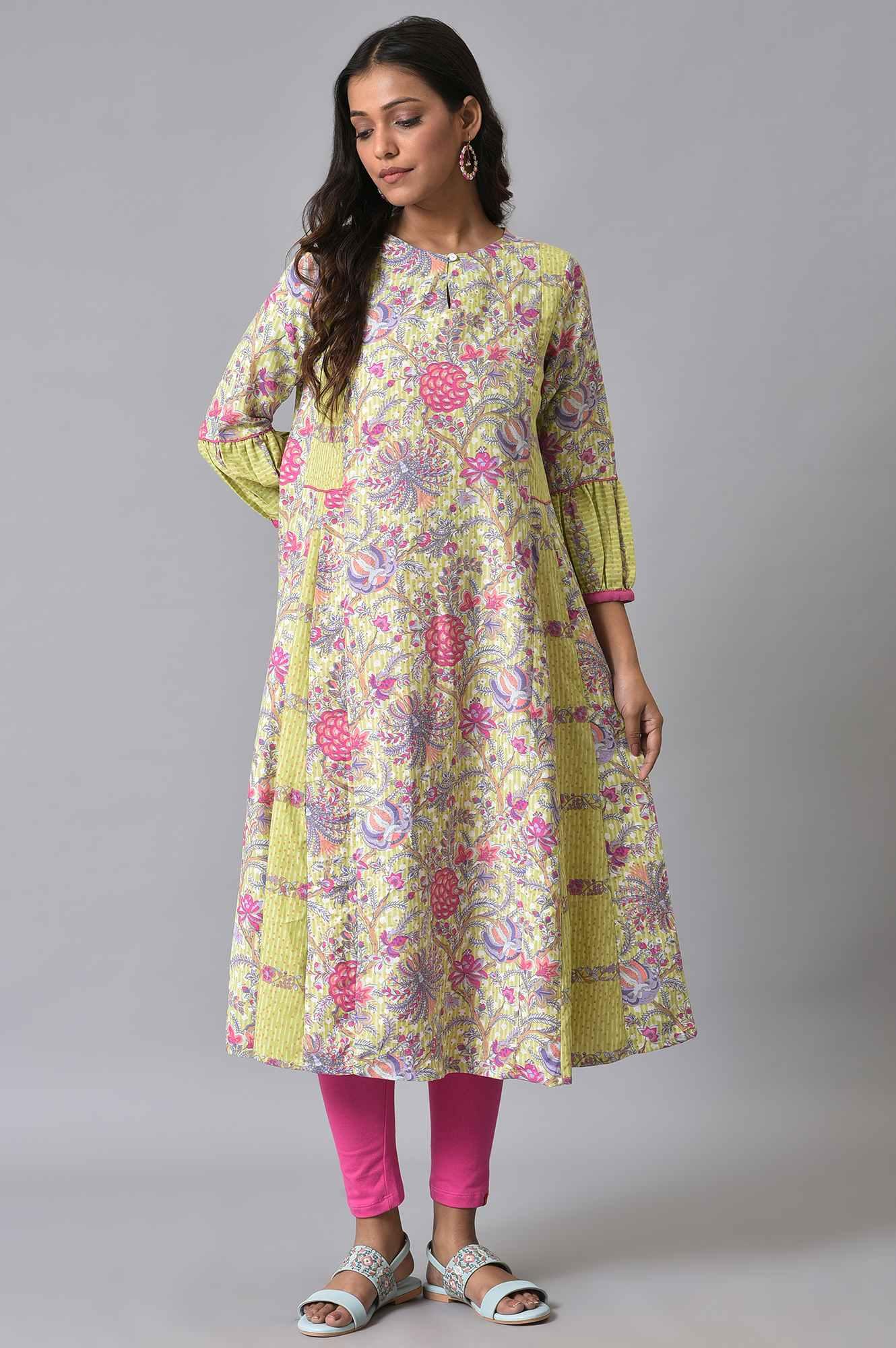 Green Printed Godget Summer Dress With Pink Tights - Image 8