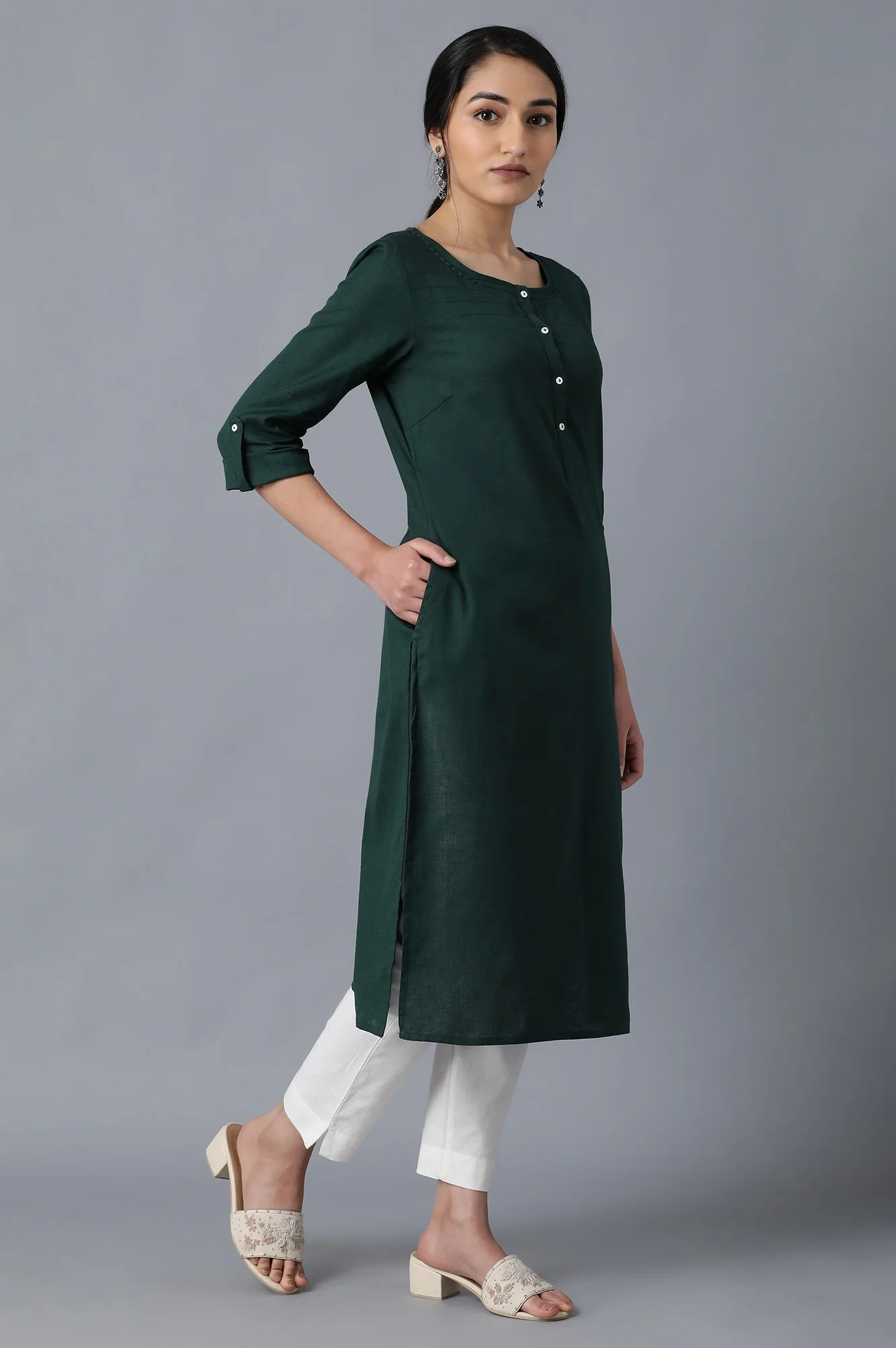Green Round Neck Solid kurta - Image 4