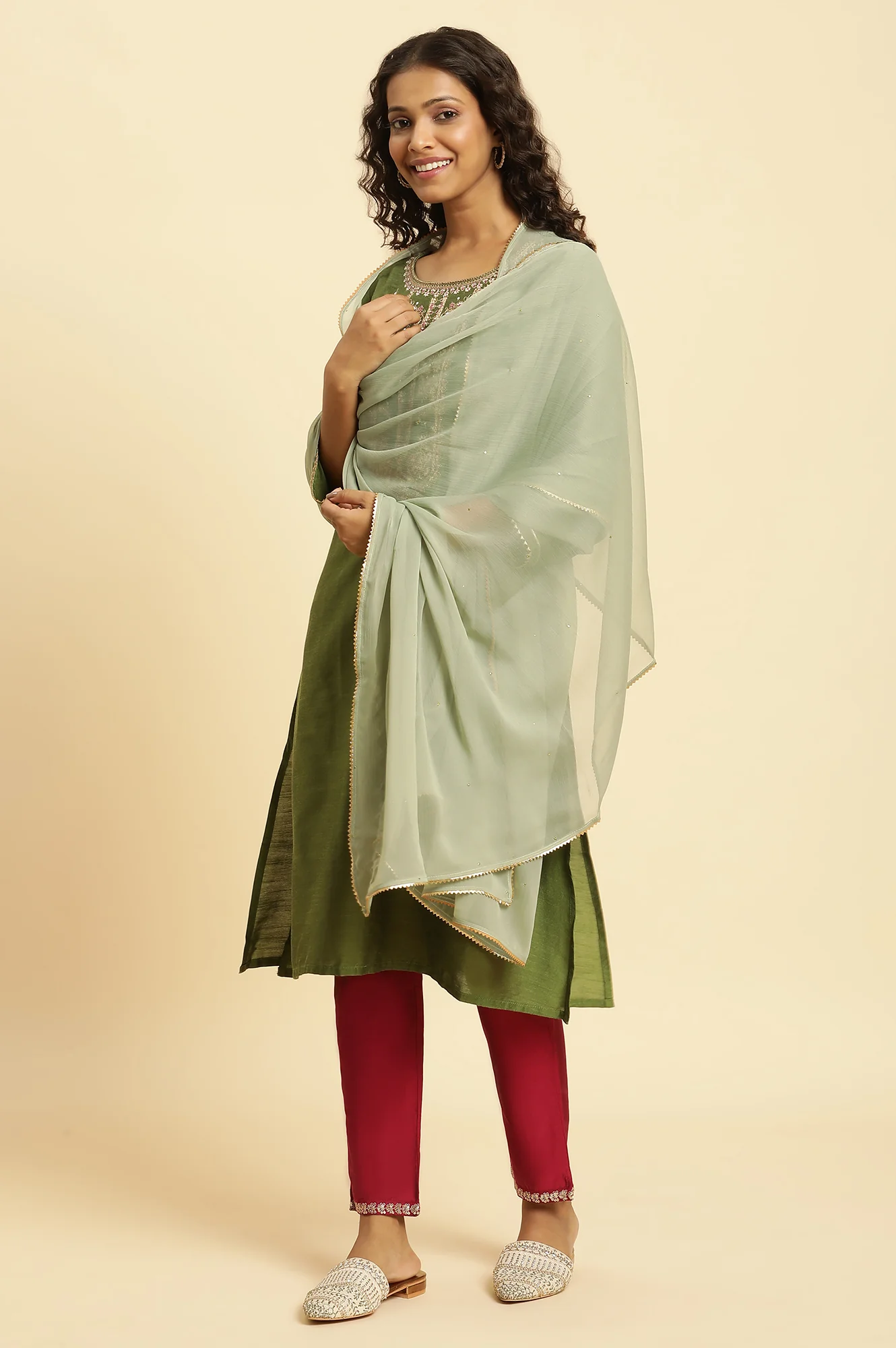 Green Solid Chiffon Dupatta With Gotta Border - Image 3