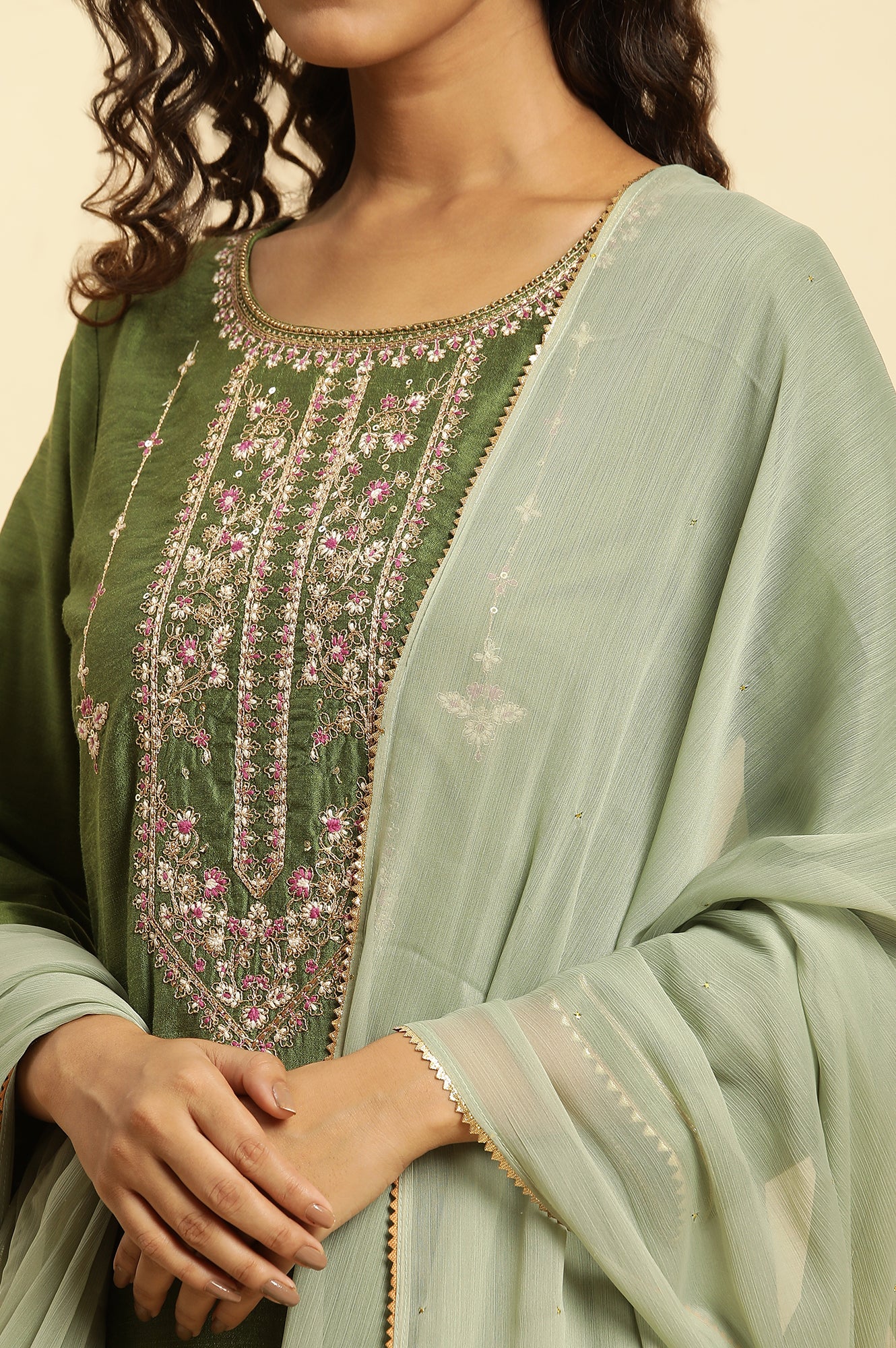 Green Solid Chiffon Dupatta With Gotta Border - Image 4